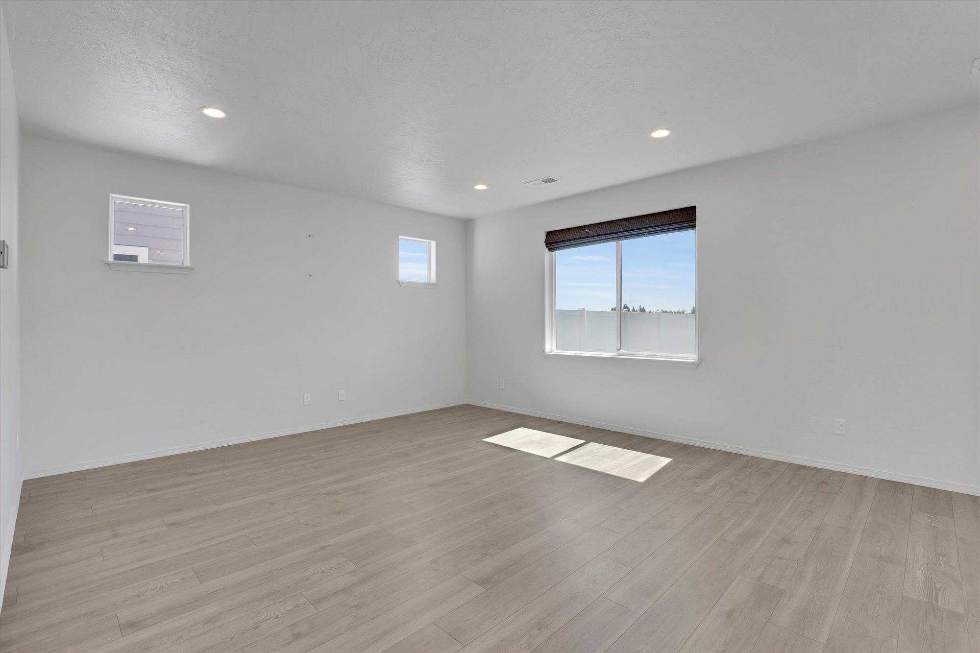 Deer Park, Washington, 99006, United States, 4 Bedrooms Bedrooms, ,3 BathroomsBathrooms,Residential,For Sale,1919491
