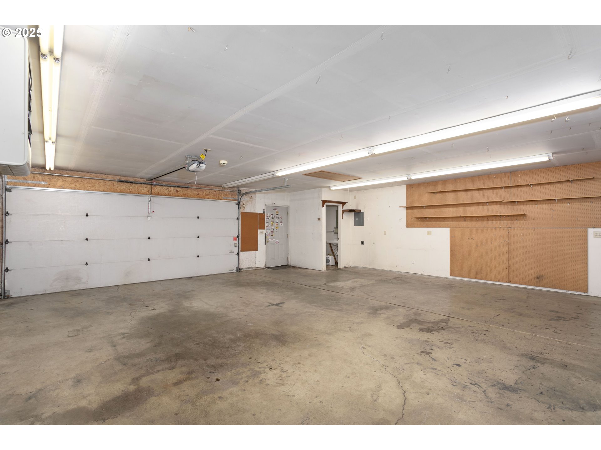 Vancouver, Washington, 98663, United States, 3 Bedrooms Bedrooms, ,1 BathroomBathrooms,Residential,For Sale,1911249