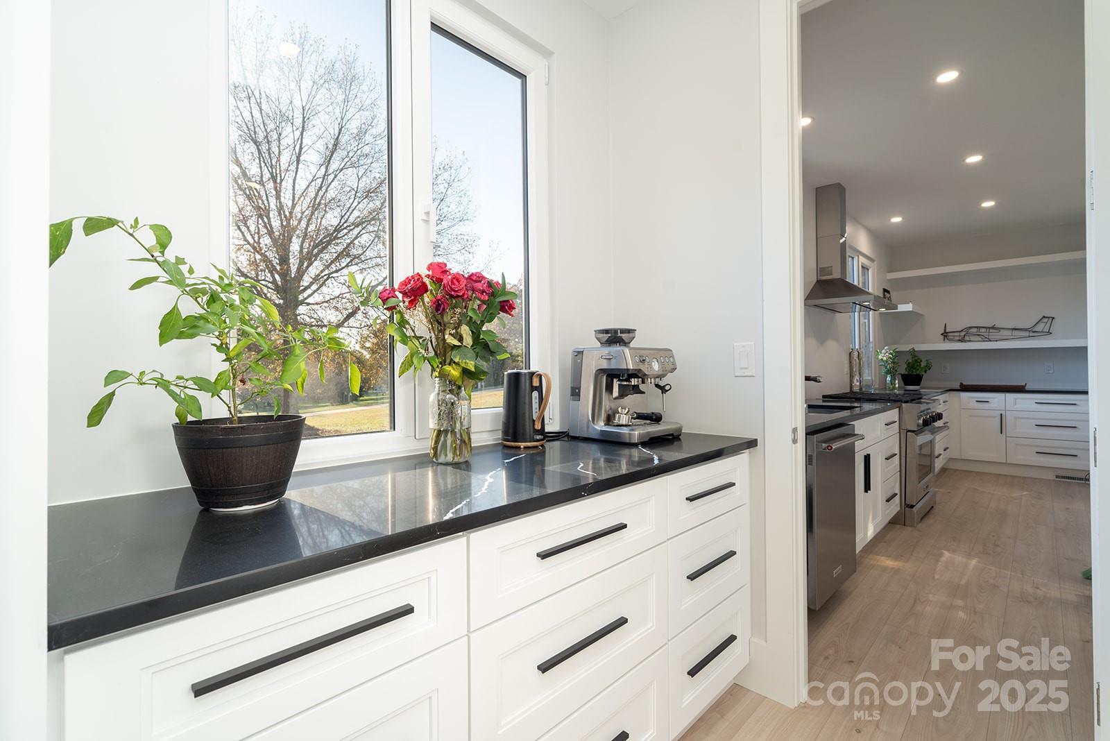 Waxhaw, North Carolina, 28173, United States, 5 Bedrooms Bedrooms, ,4 BathroomsBathrooms,Residential,For Sale,1990877