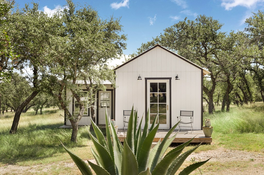 Fredericksburg, Texas, 78624, United States, 3 Bedrooms Bedrooms, ,3 BathroomsBathrooms,Residential,For Sale,1943350