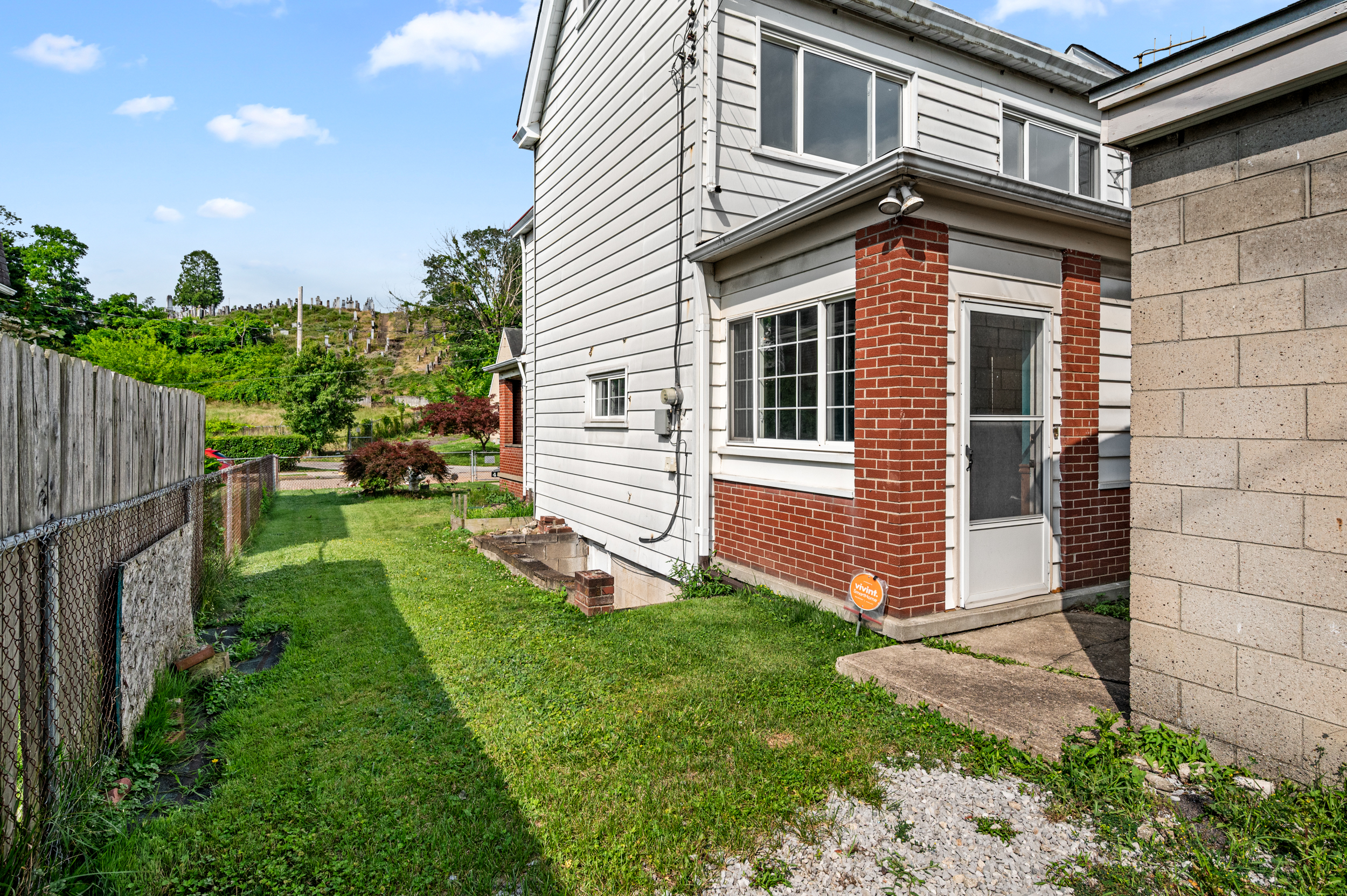  444 Russellwood Avenue, McKees Rocks, PA 15136 - 物件實景