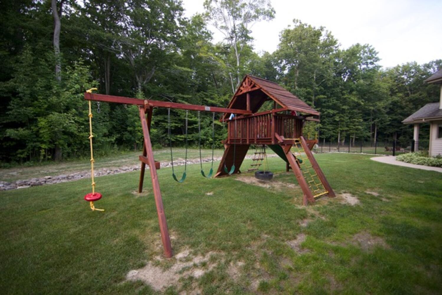 6505 Boston State Rd Road, Hamburg, New York, 14075, United States, 4 Bedrooms Bedrooms, ,5 BathroomsBathrooms,Residential,For Sale,6505 Boston State Rd Road,1209935