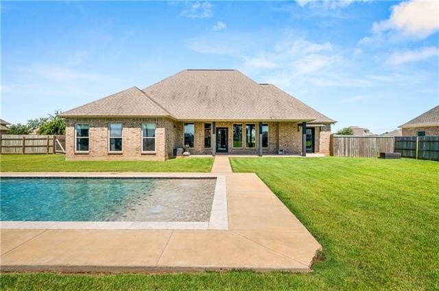 Natchitoches, Louisiana, 71457, United States, 4 Bedrooms Bedrooms, ,3 BathroomsBathrooms,Residential,For Sale,1923189