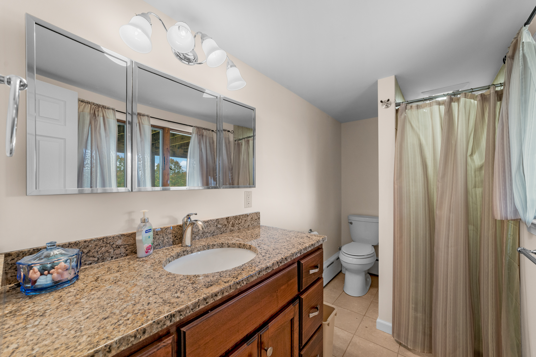 TELFORD, Pennsylvania, 18969, United States, 3 Bedrooms Bedrooms, ,2 BathroomsBathrooms,Residential,For Sale,1983098