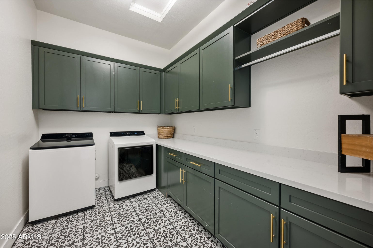 Mesa, Arizona, 85212, United States, 5 Bedrooms Bedrooms, ,5 BathroomsBathrooms,Residential,For Sale,1981050