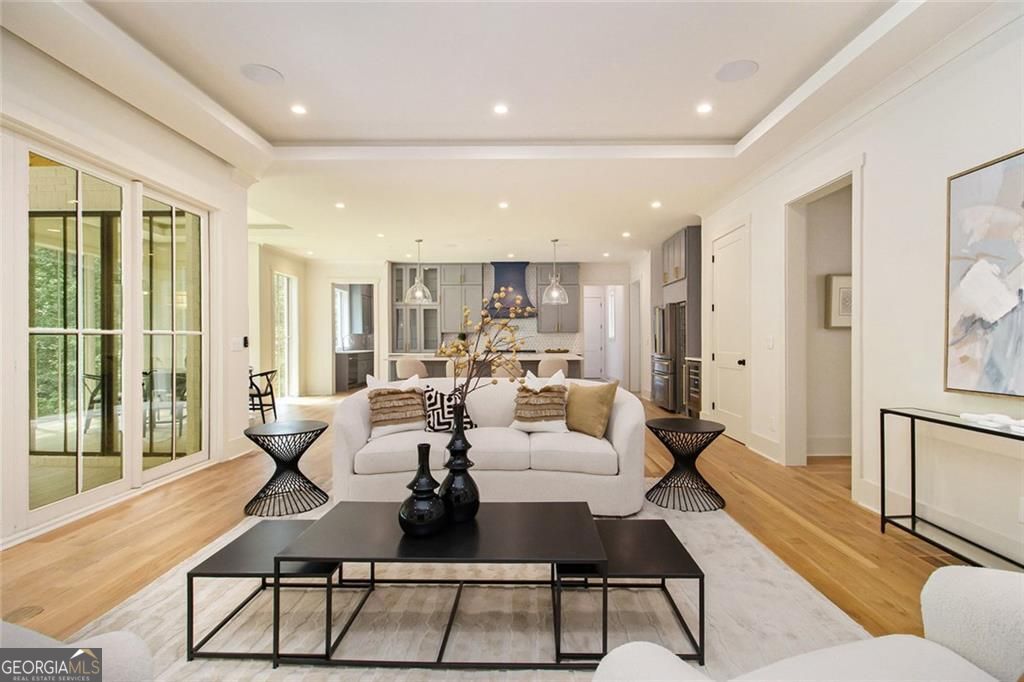 Atlanta, Georgia, 30342, United States, 6 Bedrooms Bedrooms, ,8 BathroomsBathrooms,Residential,For Sale,1858918