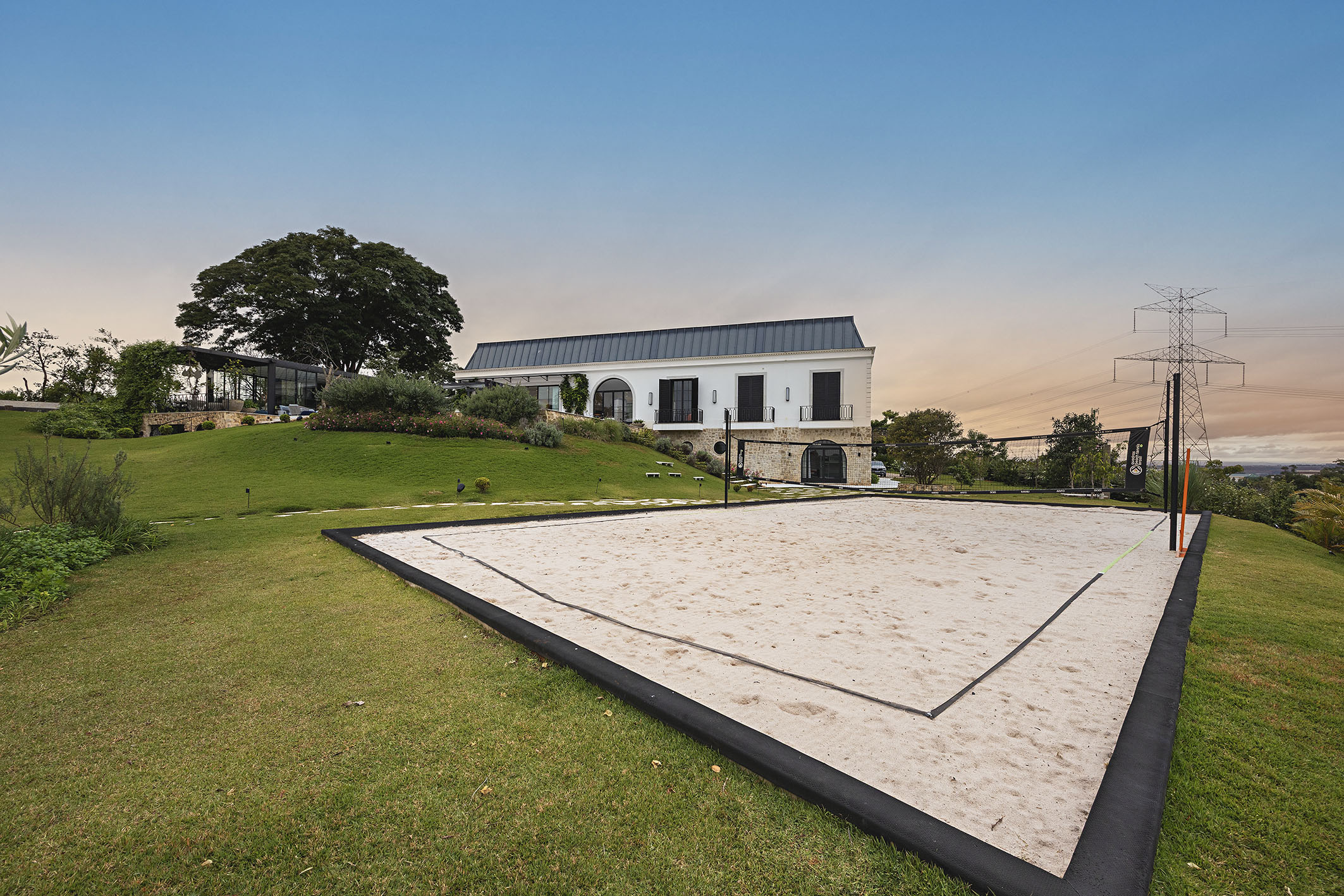  French-Inspired Residence on an Expansive Estate at Fazenda Boa Vista - 物件實景