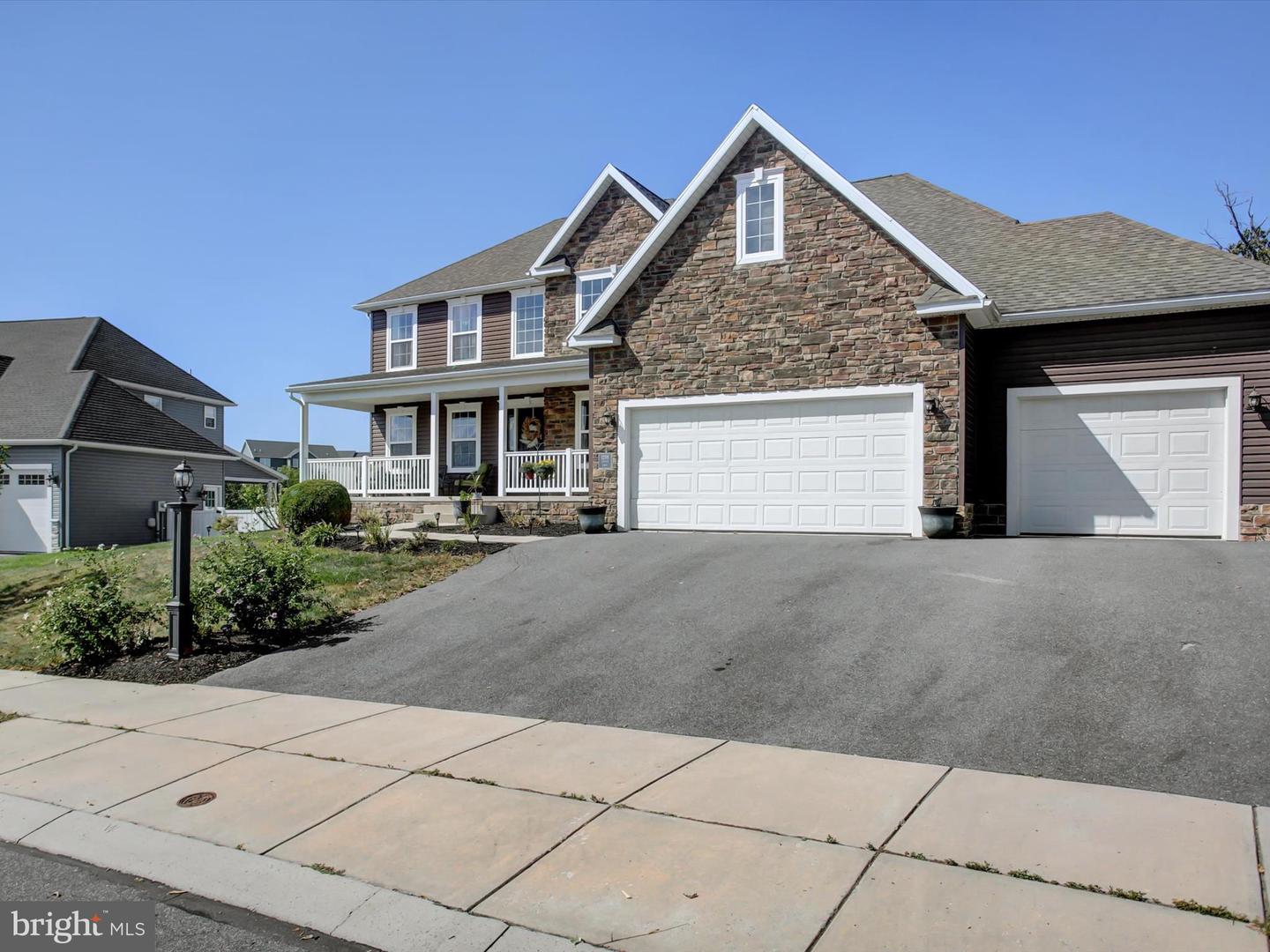 Greencastle, Pennsylvania, 17225, United States, 5 Bedrooms Bedrooms, ,4 BathroomsBathrooms,Residential,For Sale,1948017
