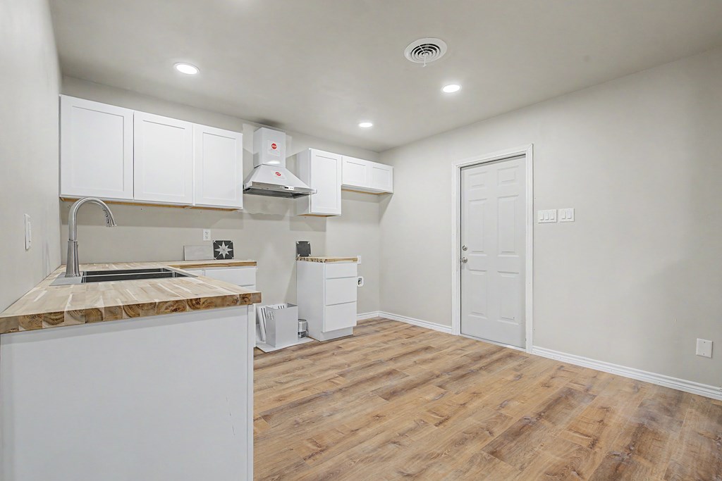 Fredericksburg, Texas, 78624, United States, 3 Bedrooms Bedrooms, ,2 BathroomsBathrooms,Residential,For Sale,2049407