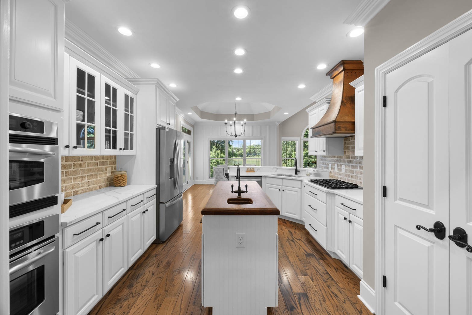 Clarksville, Tennessee, 37043, United States, 4 Bedrooms Bedrooms, ,5 BathroomsBathrooms,Residential,For Sale,1997798