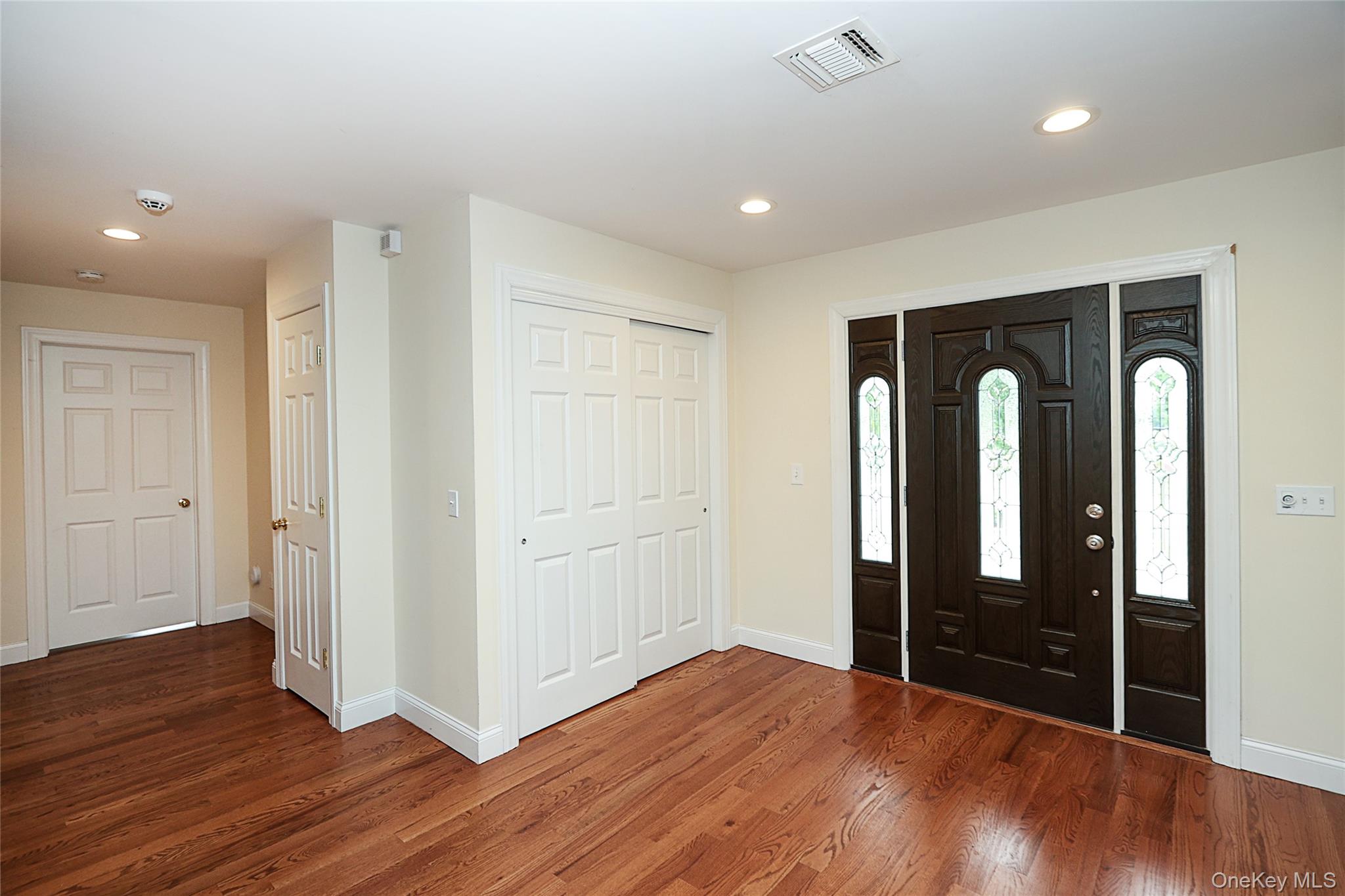  370 Rider Avenue, Patchogue, NY, 11772 - 物件實景