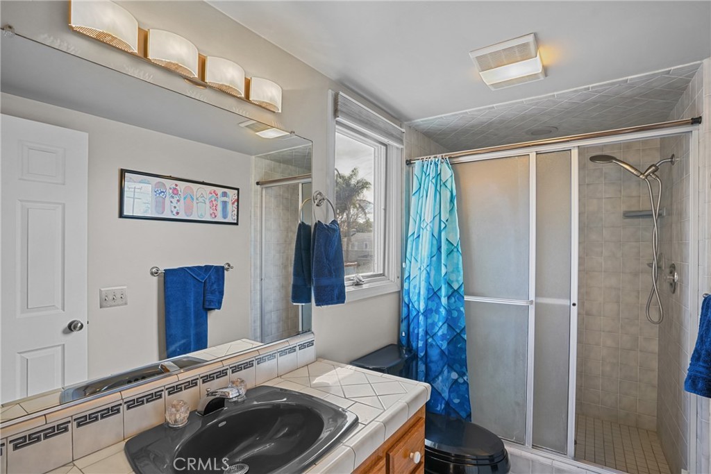 Santa Maria, California, 93454, United States, 5 Bedrooms Bedrooms, ,3 BathroomsBathrooms,Residential,For Sale,2032252