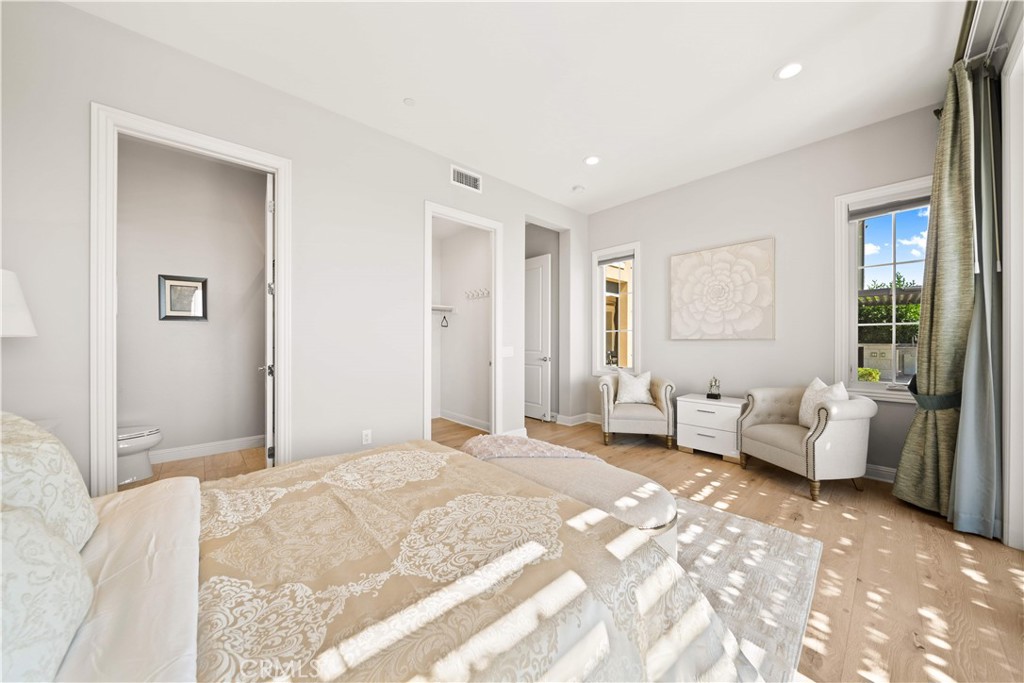 Irvine, California, 92602, United States, 5 Bedrooms Bedrooms, ,6 BathroomsBathrooms,Residential,For Sale,1982881