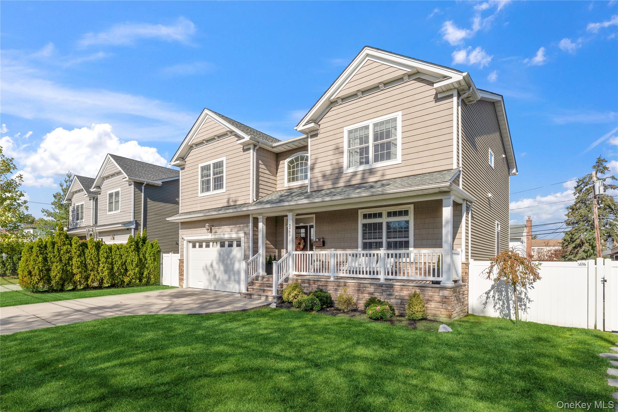 Oceanside, New York, 11572, United States, 4 Bedrooms Bedrooms, ,3 BathroomsBathrooms,Residential,For Sale,1987858