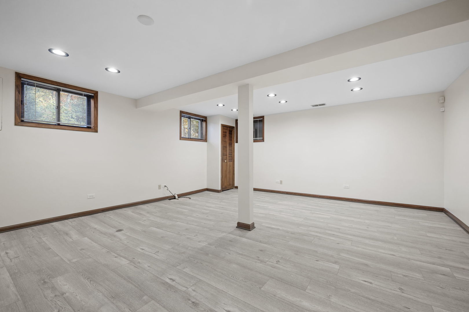 Homer Glen, Illinois, 60491, United States, 4 Bedrooms Bedrooms, ,3 BathroomsBathrooms,Residential,For Sale,1987574