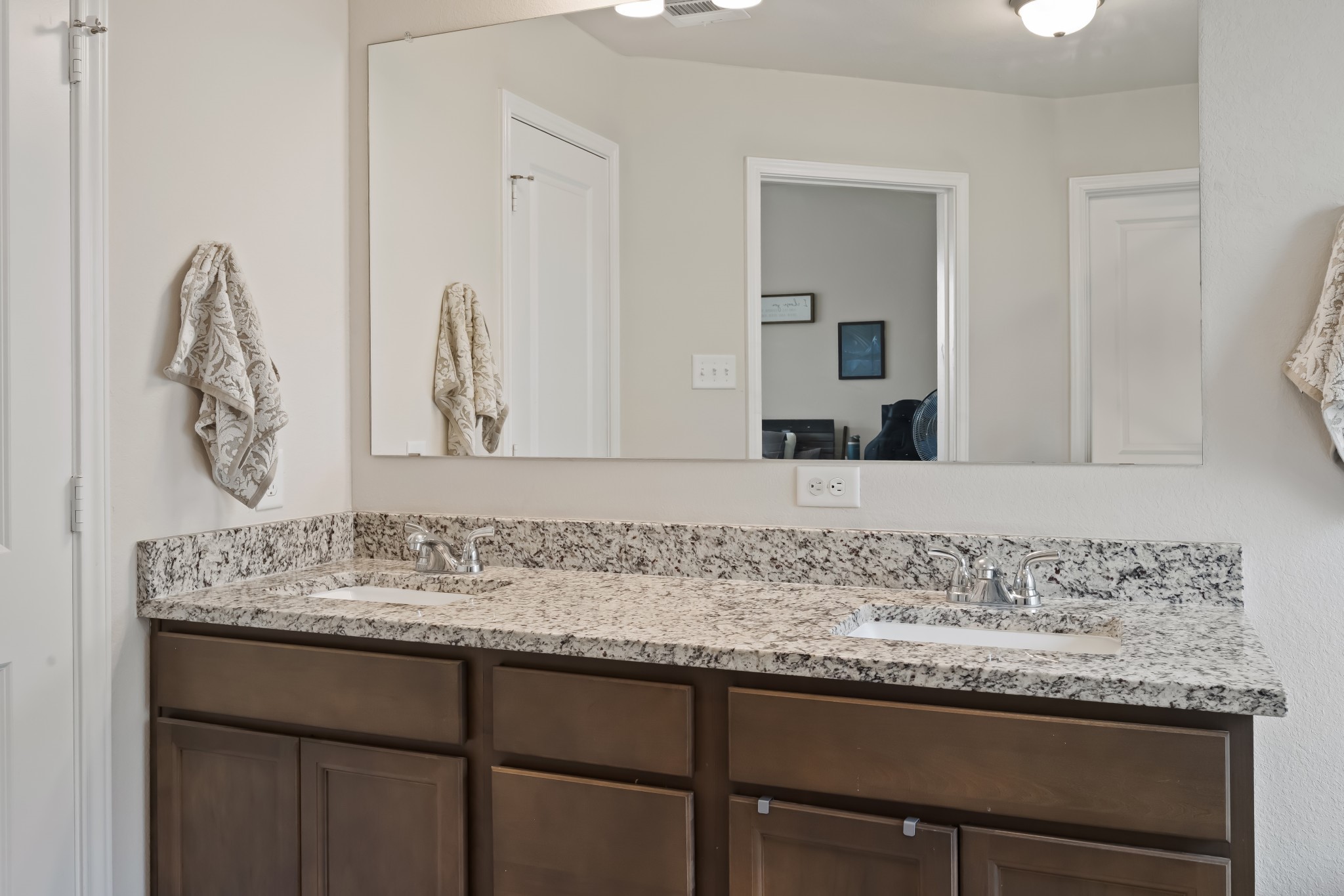  2040 Muscadine Trail, Brenham, TX, 77833 - 物件實景