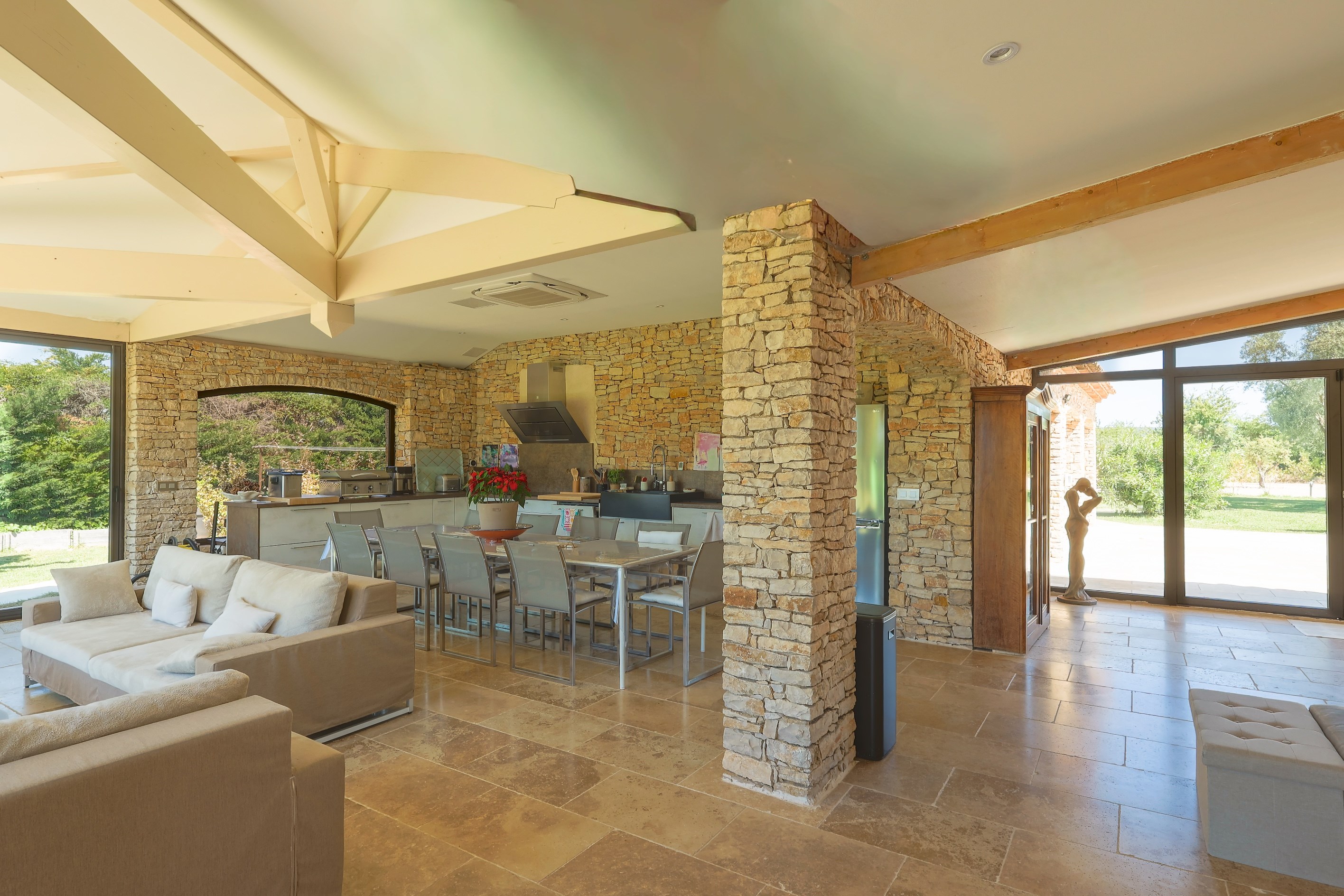  PUYRICARD – Elegant single-storey 350 sqm property with swimming pool and guest… - 物件實景