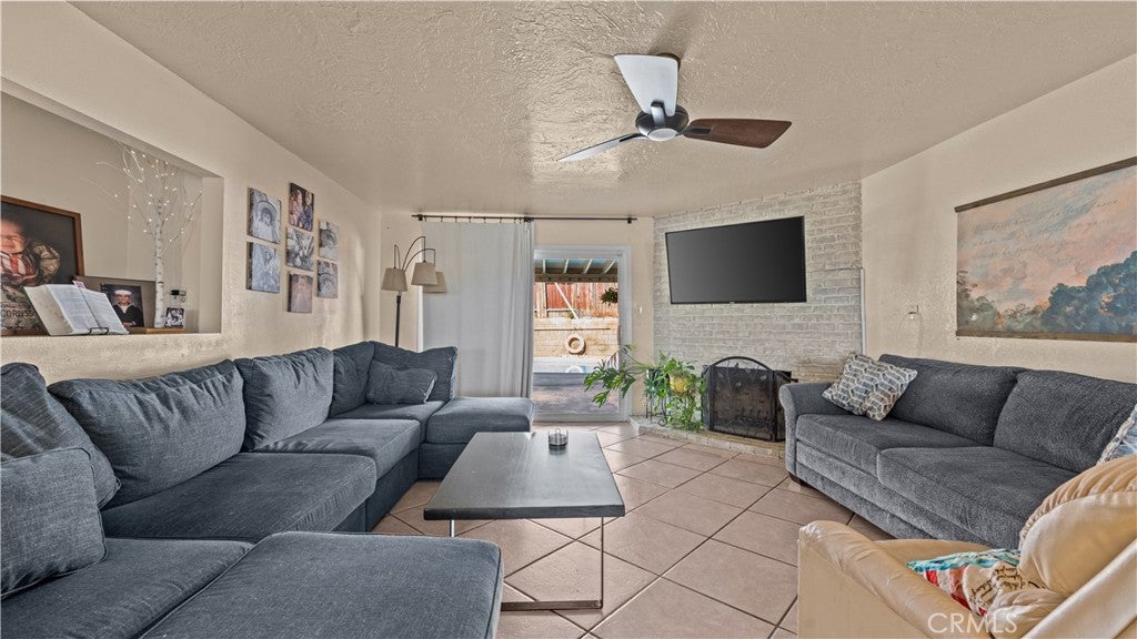 Jurupa Valley, California, 92509, United States, 4 Bedrooms Bedrooms, ,3 BathroomsBathrooms,Residential,For Sale,2012120