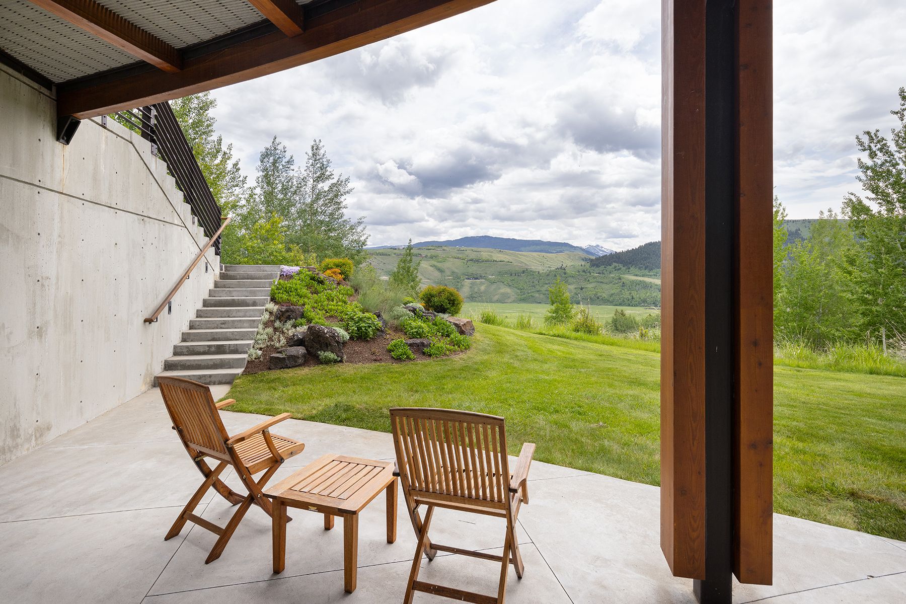  Modern Hillside Sanctuary - 物件實景