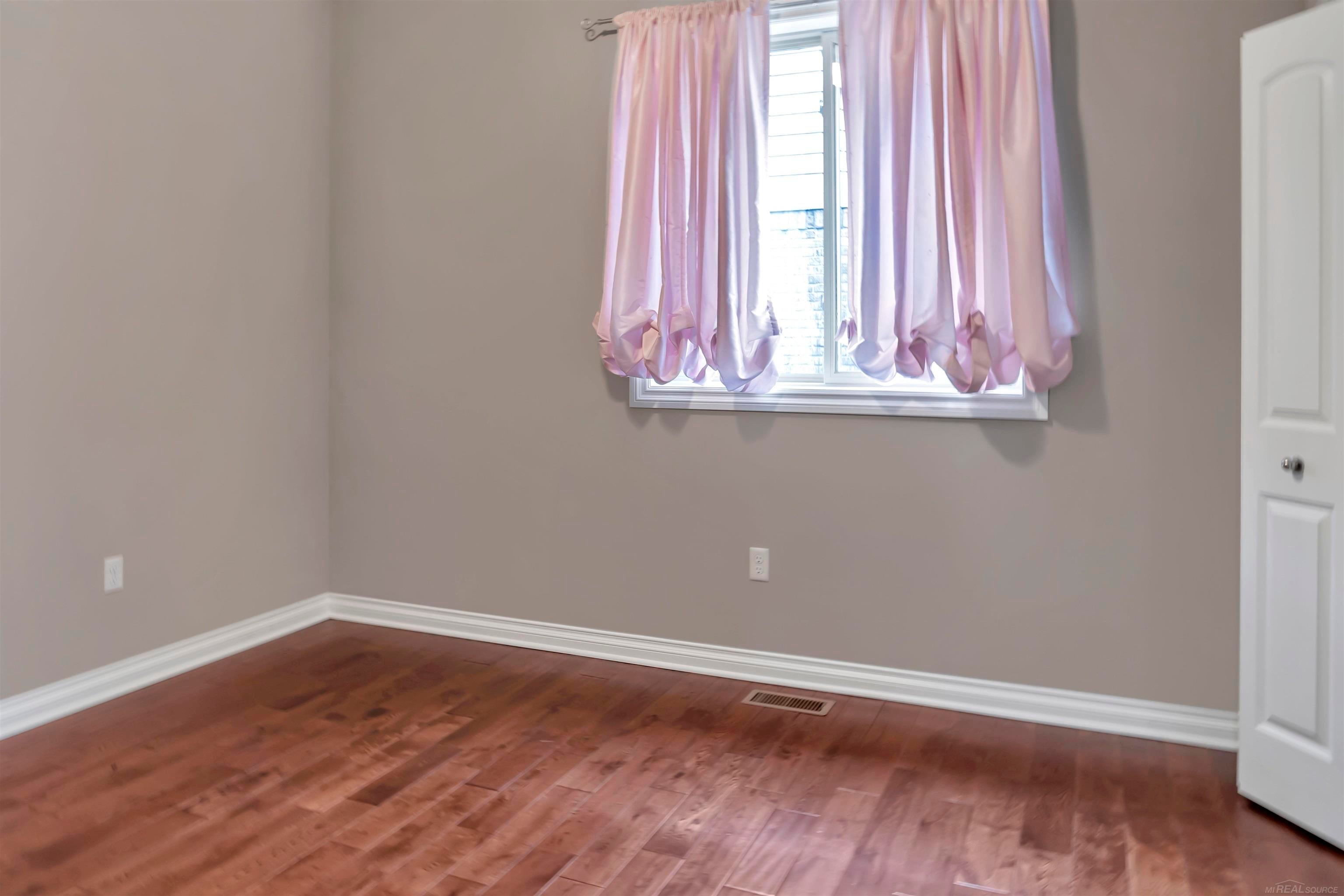 Macomb, Michigan, 48042, United States, 3 Bedrooms Bedrooms, ,3 BathroomsBathrooms,Residential,For Sale,2002873