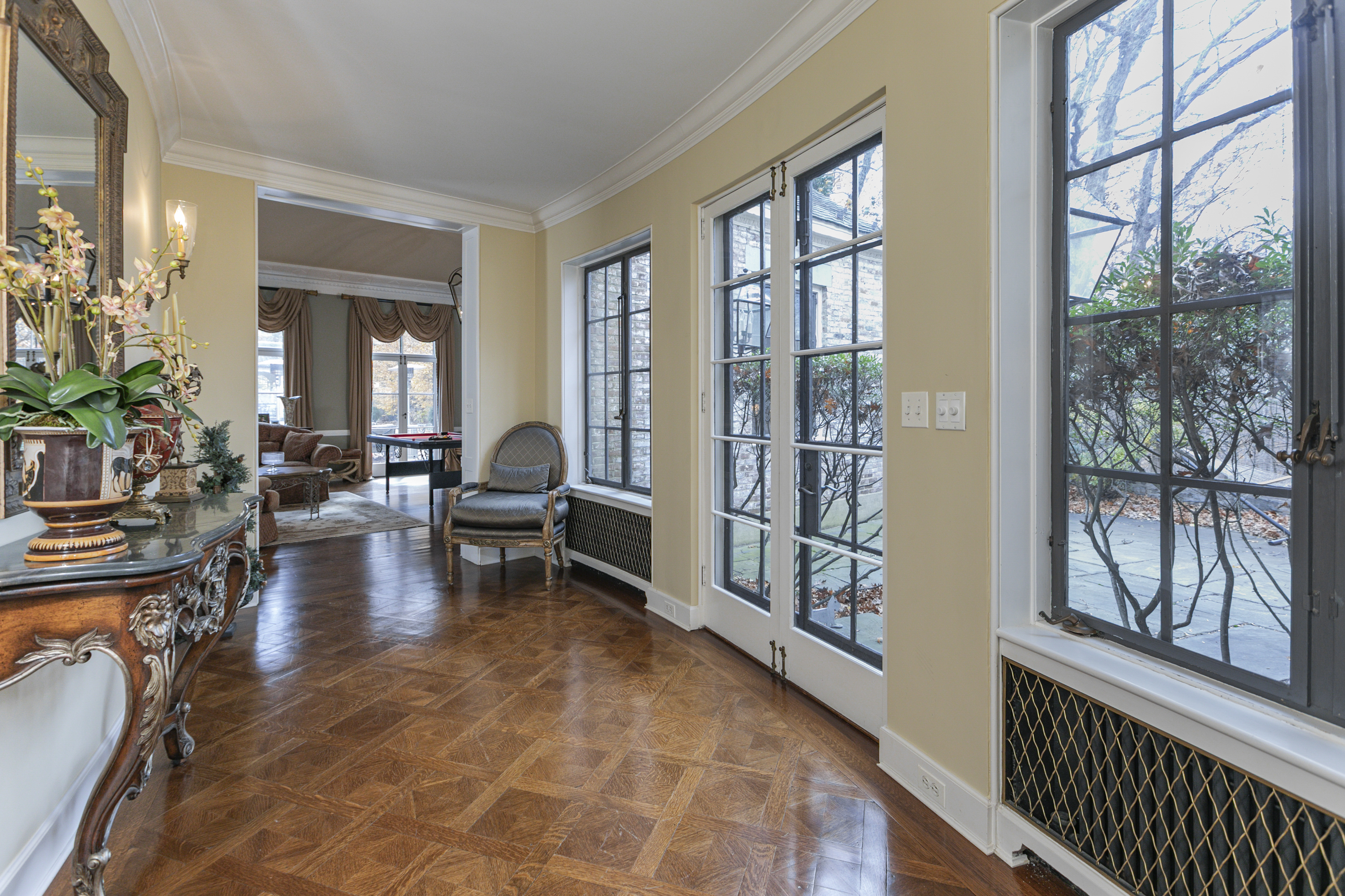  Iconic 1930s Princeton Estate with Pool, Home Theater, and Acreage - 物件實景