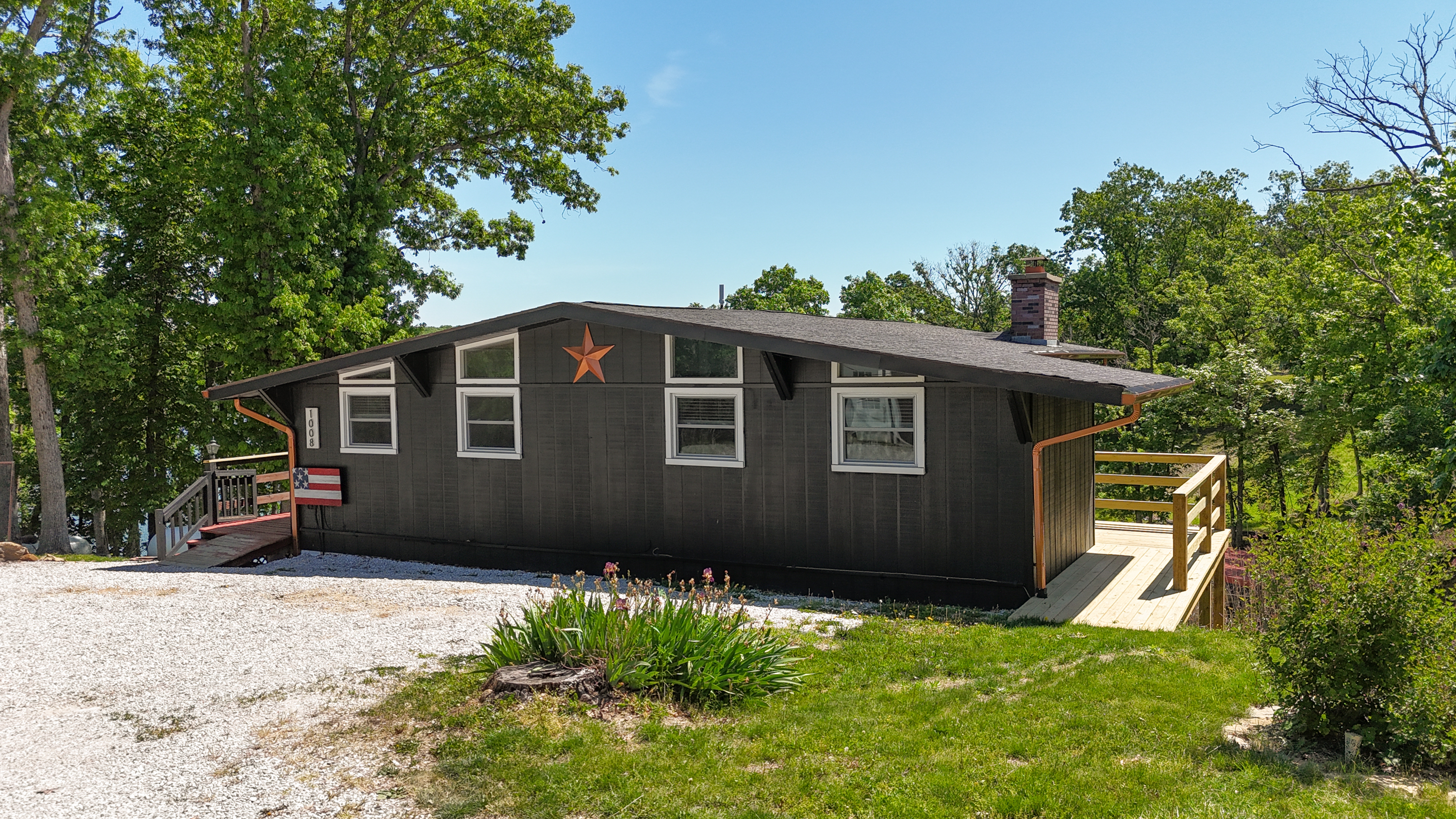 Keytesville, Missouri, 65261, United States, 4 Bedrooms Bedrooms, ,3 BathroomsBathrooms,Residential,For Sale,2048618