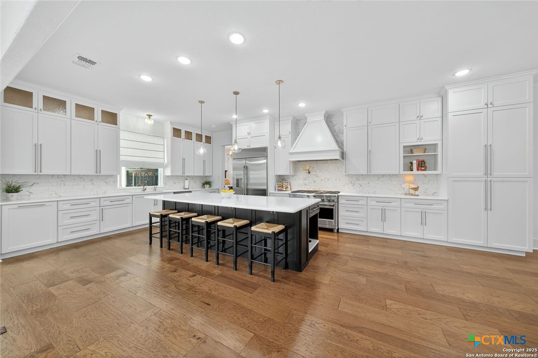 San Antonio, Texas, 78204, United States, 4 Bedrooms Bedrooms, ,4 BathroomsBathrooms,Residential,For Sale,1989633