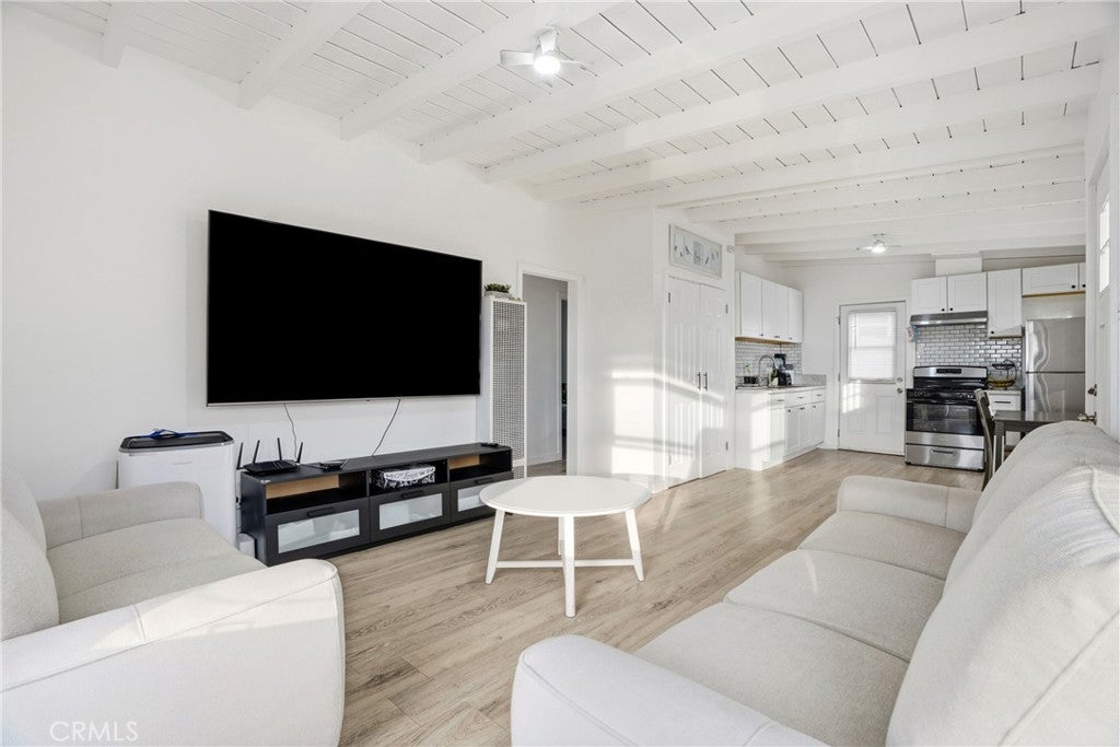 Los Angeles, California, 90063, United States, 2 Bedrooms Bedrooms, ,1 BathroomBathrooms,Residential,For Sale,1990797