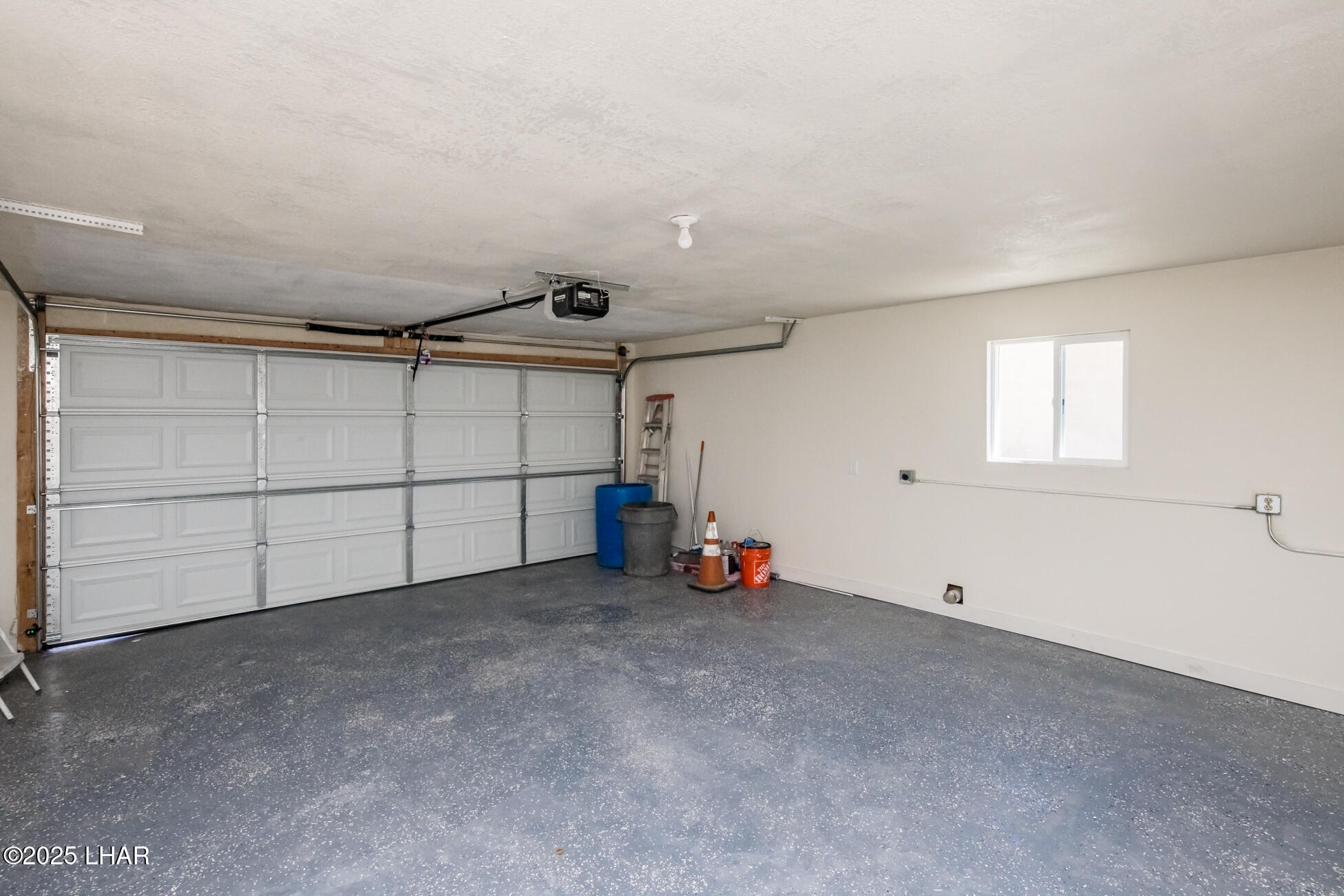 Lake Havasu City, Arizona, 86403, United States, 6 Bedrooms Bedrooms, ,2 BathroomsBathrooms,Residential,For Sale,1744753