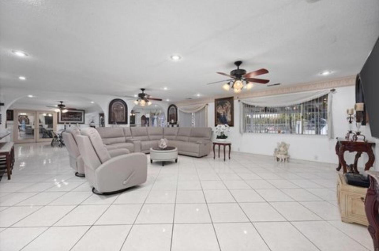 Terra Bella, California, 93270, United States, 4 Bedrooms Bedrooms, ,4 BathroomsBathrooms,Residential,For Sale,1976199