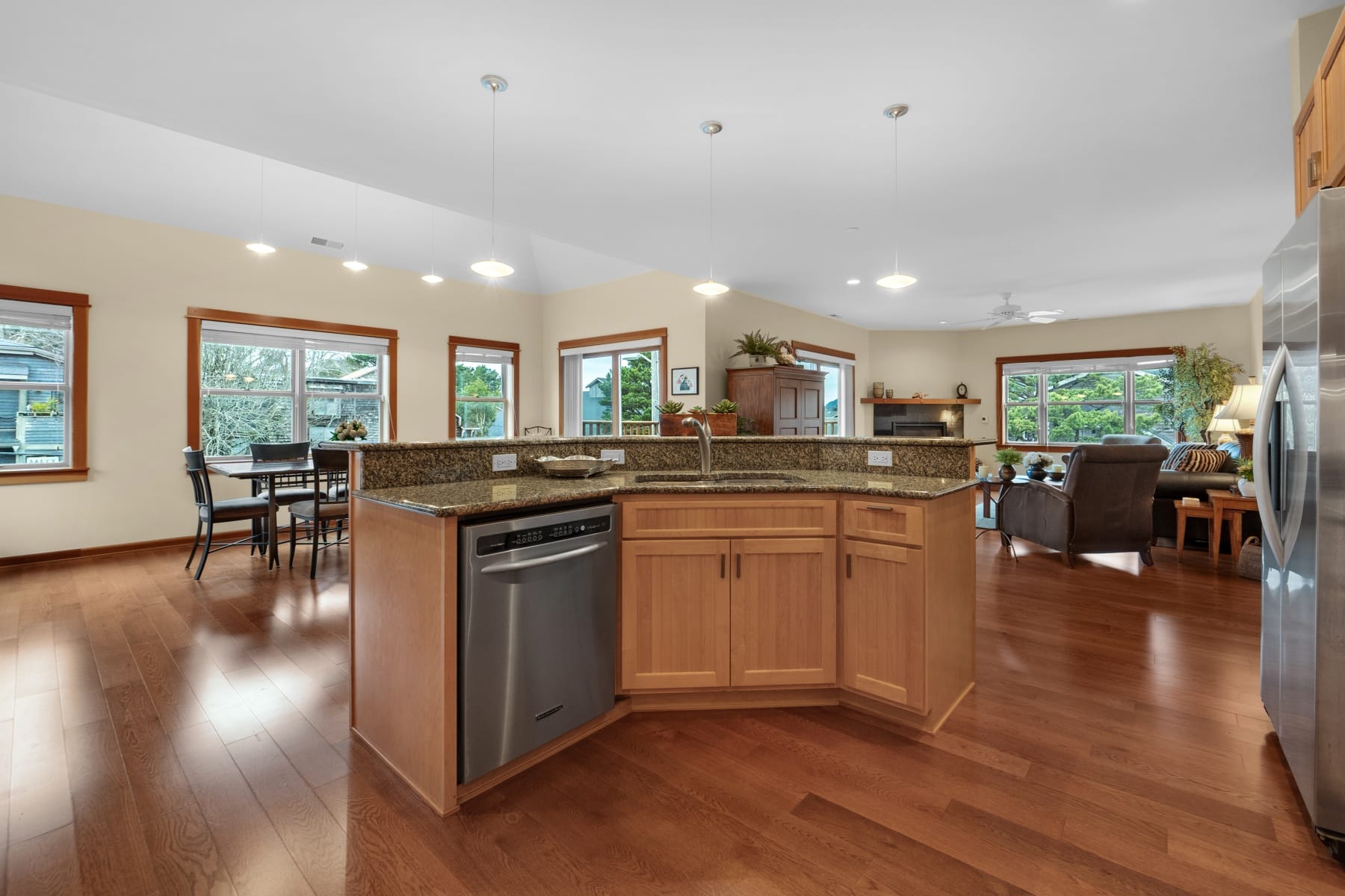  123 S Hemlock ST ##201 Cannon Beach, OR 97110 - 物件實景