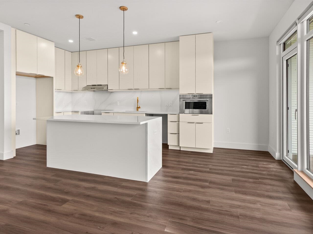 Burlington, Vermont, 05401, United States, 1 Bedroom Bedrooms, ,Residential,For Sale,1777342