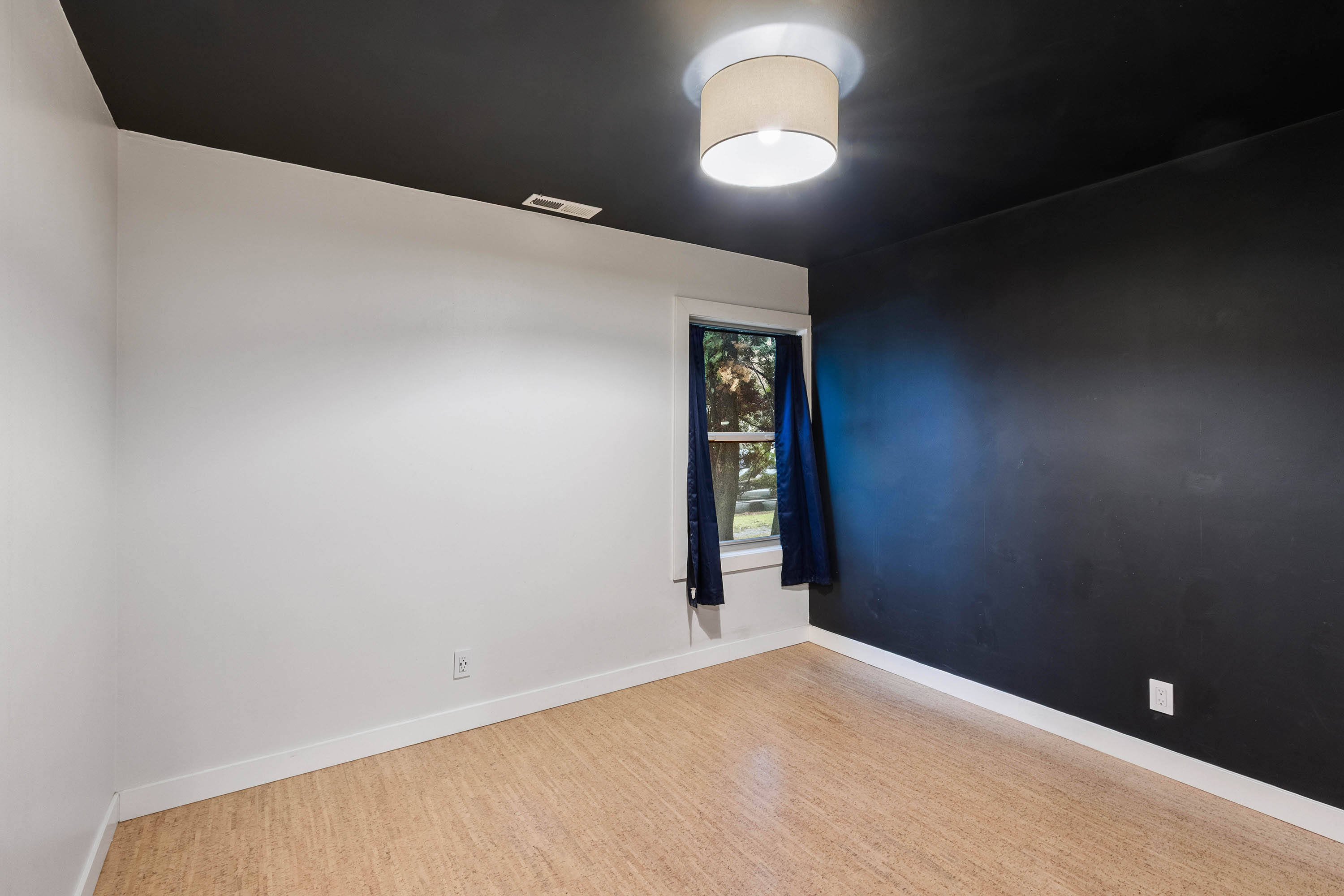 Sandpoint, Idaho, 83864, United States, 3 Bedrooms Bedrooms, ,2 BathroomsBathrooms,Residential,For Sale,2005547