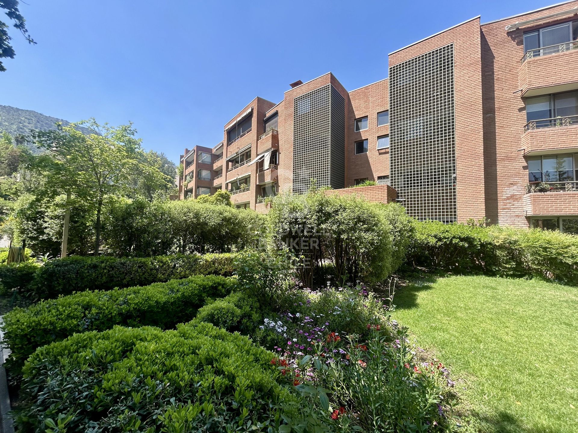 Vitacura, Chile, 5 Bedrooms Bedrooms, ,4 BathroomsBathrooms,Residential,For Sale,1966854