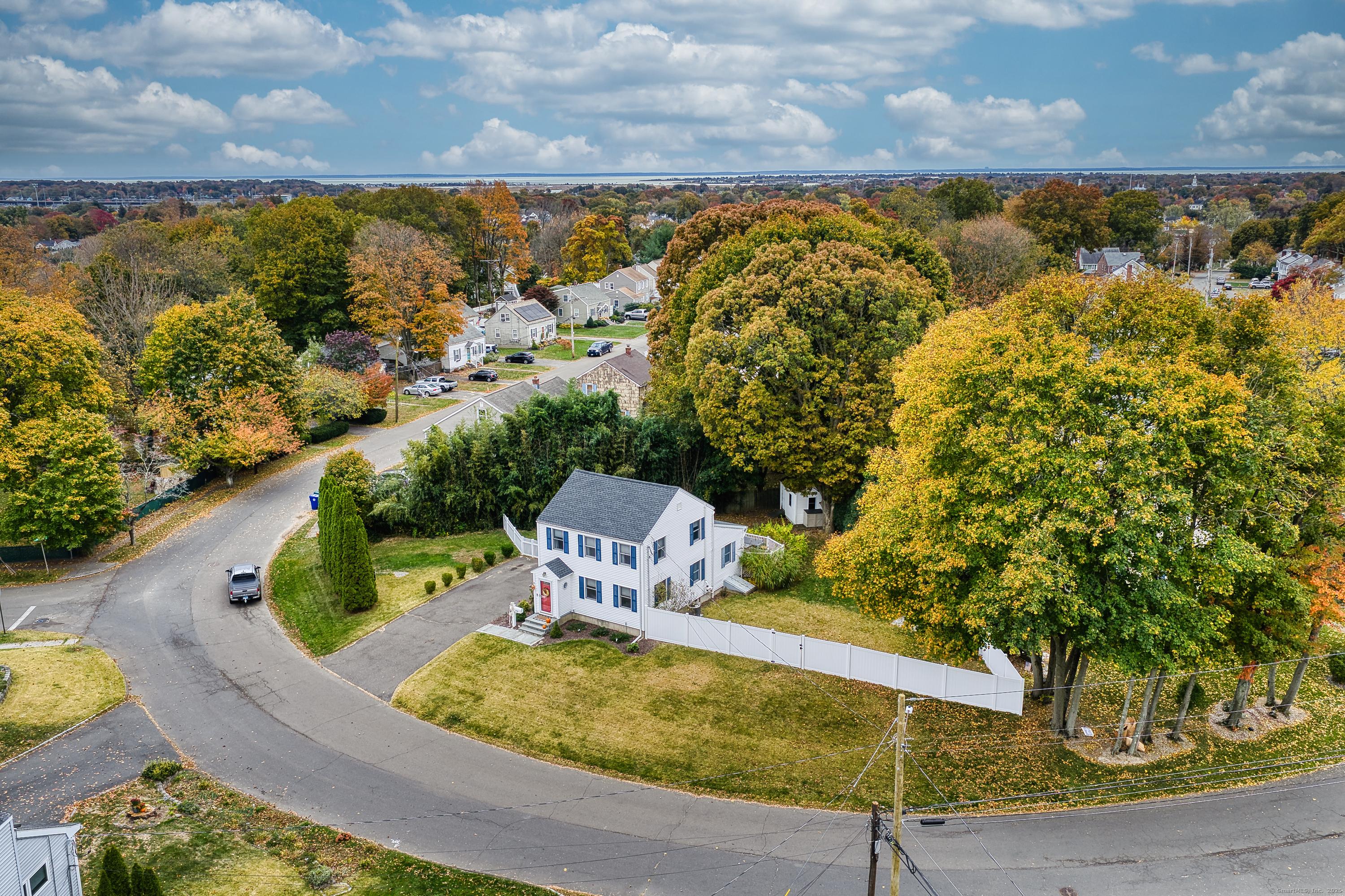 Stratford, Connecticut, 06614, United States, 3 Bedrooms Bedrooms, ,2 BathroomsBathrooms,Residential,For Sale,1978049