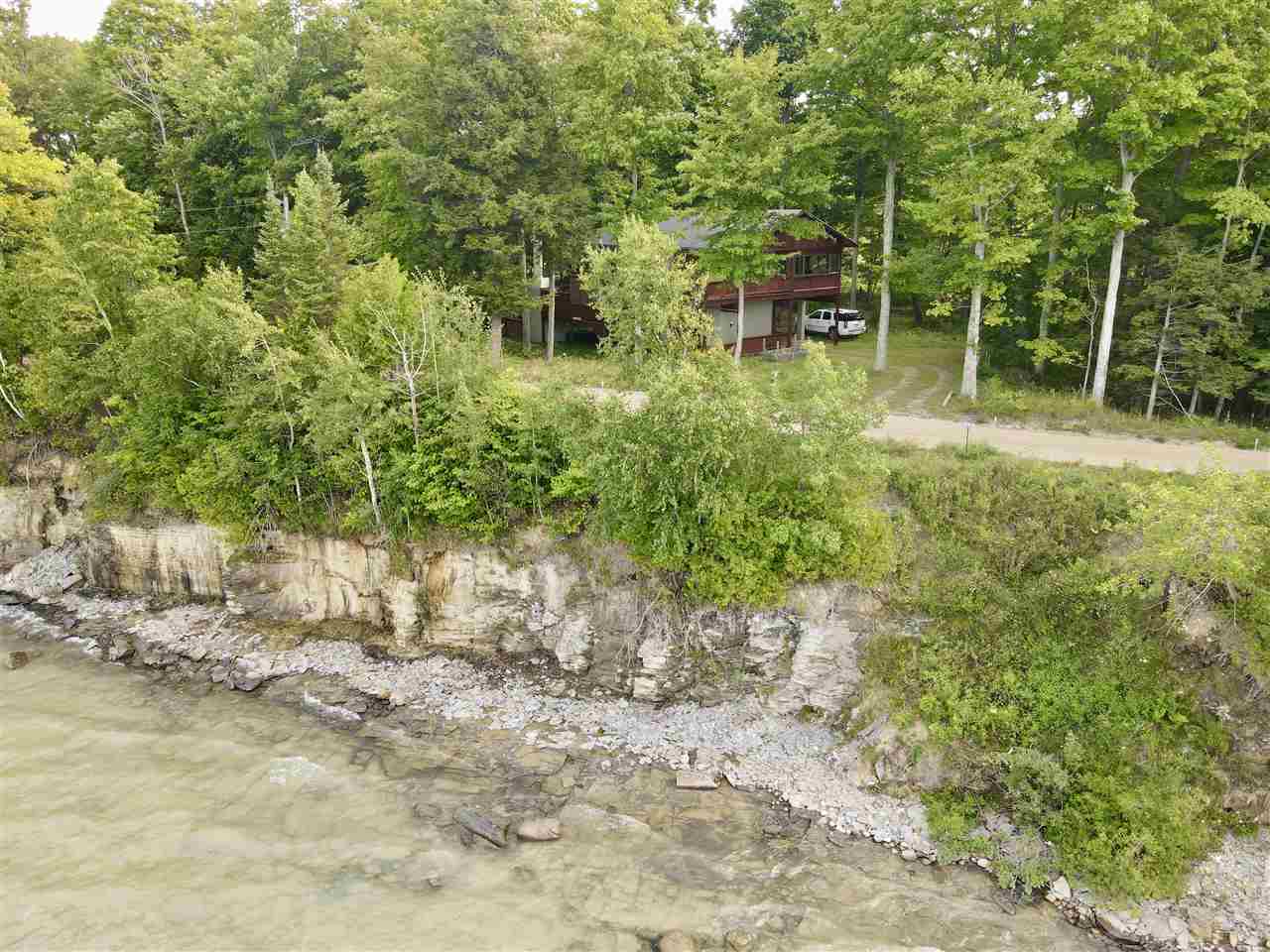 Charlevoix, Michigan, 49720-0000, United States, 2 Bedrooms Bedrooms, ,2 BathroomsBathrooms,Residential,For Sale,1933264