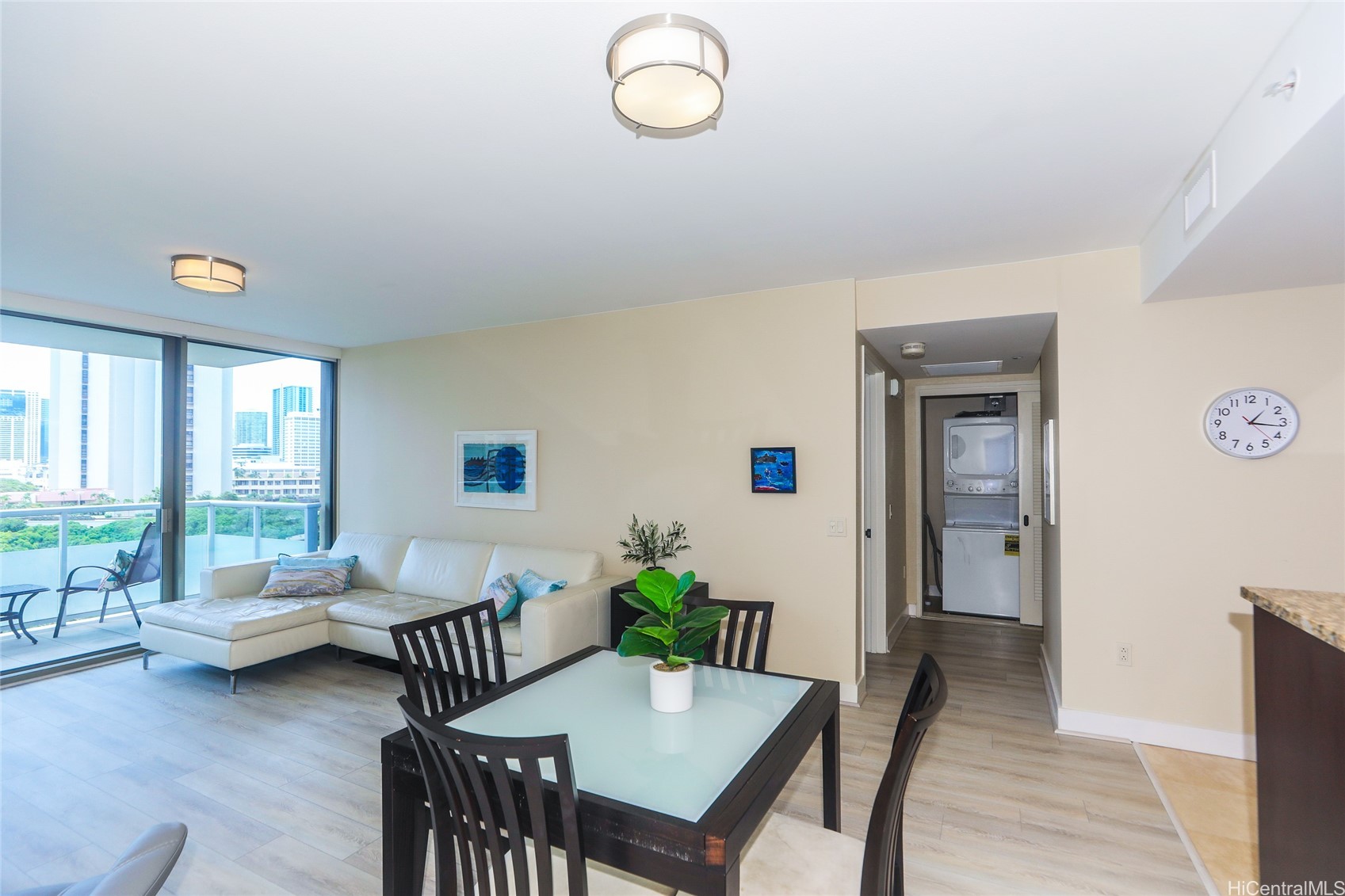 Honolulu, Hawaii, 96815, United States, 2 Bedrooms Bedrooms, ,2 BathroomsBathrooms,Residential,For Sale,1794682