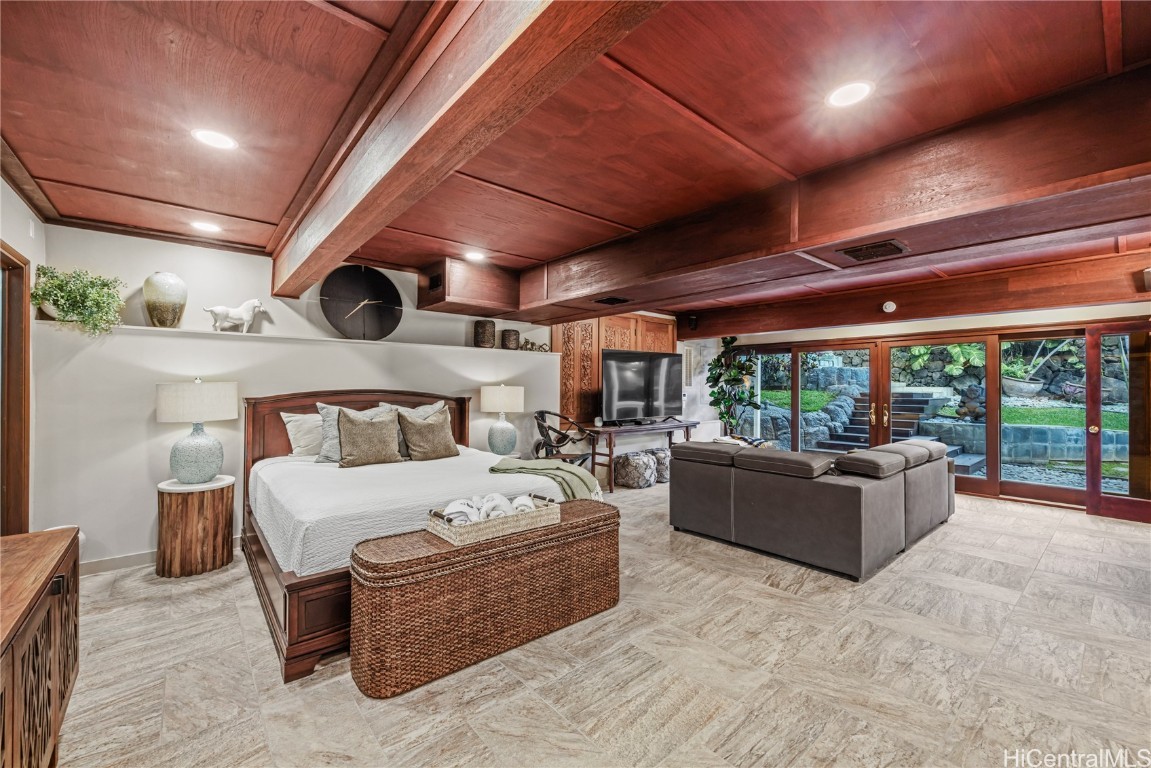 4240 Kaikoo Place, Honolulu, Hawaii, 96816, United States, 5 Bedrooms Bedrooms, ,6 BathroomsBathrooms,Residential,For Sale,4240 Kaikoo Place,1646574