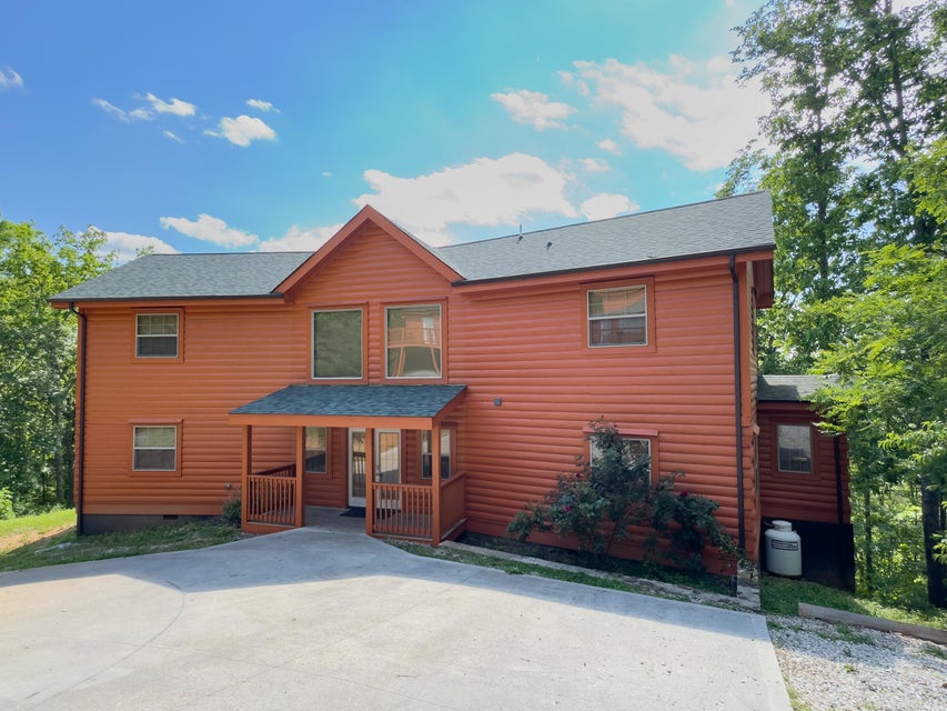 Sevierville, Tennessee, 37876, United States, 13 Bedrooms Bedrooms, ,14 BathroomsBathrooms,Residential,For Sale,1974606