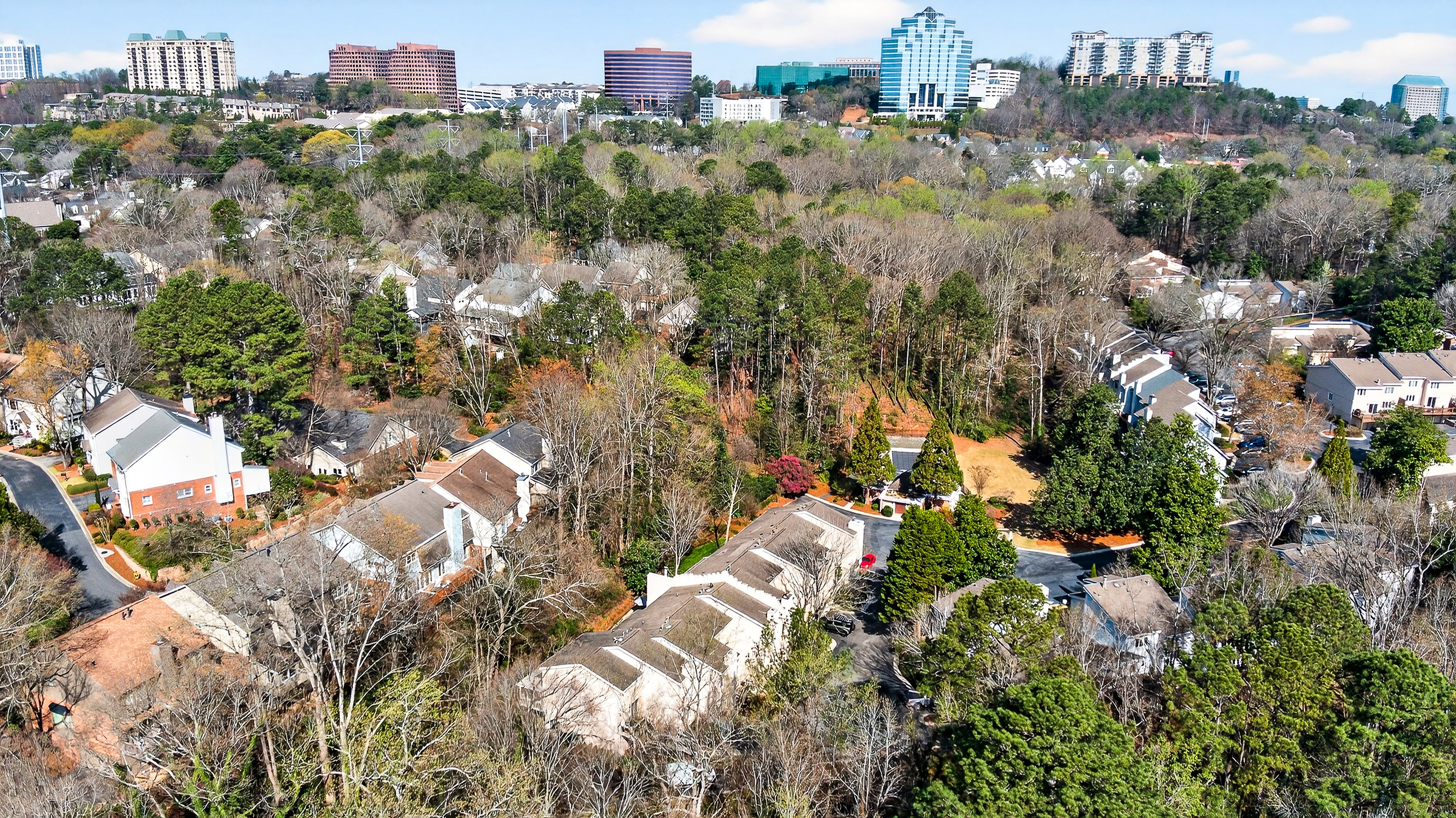  Spacious and Updated Townhome Offers Comfort, Charm and Convenience - 物件實景