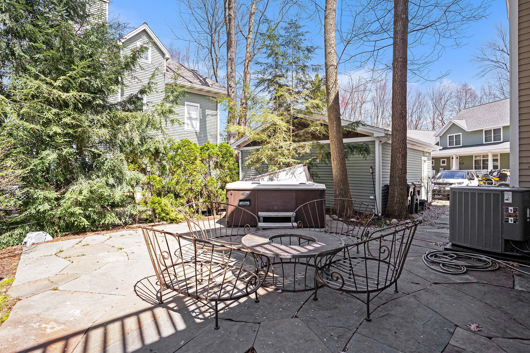 South Haven, Michigan, 49090, United States, 4 Bedrooms Bedrooms, ,4 BathroomsBathrooms,Residential,For Sale,1945011