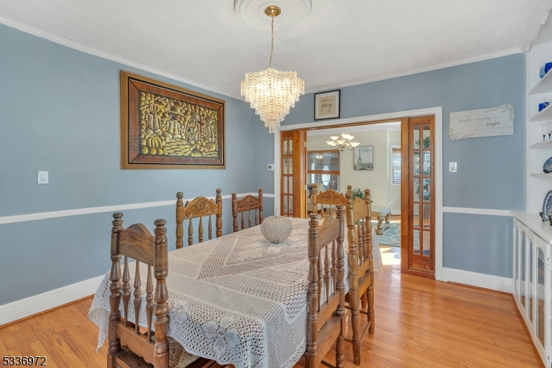 West Orange Twp., New Jersey, 07052, United States, 6 Bedrooms Bedrooms, ,4 BathroomsBathrooms,Residential,For Sale,1934575