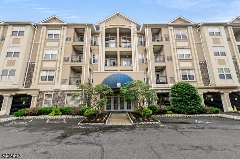 Clifton City, New Jersey, 07013, United States, 2 Bedrooms Bedrooms, ,2 BathroomsBathrooms,Residential,For Sale,1870870