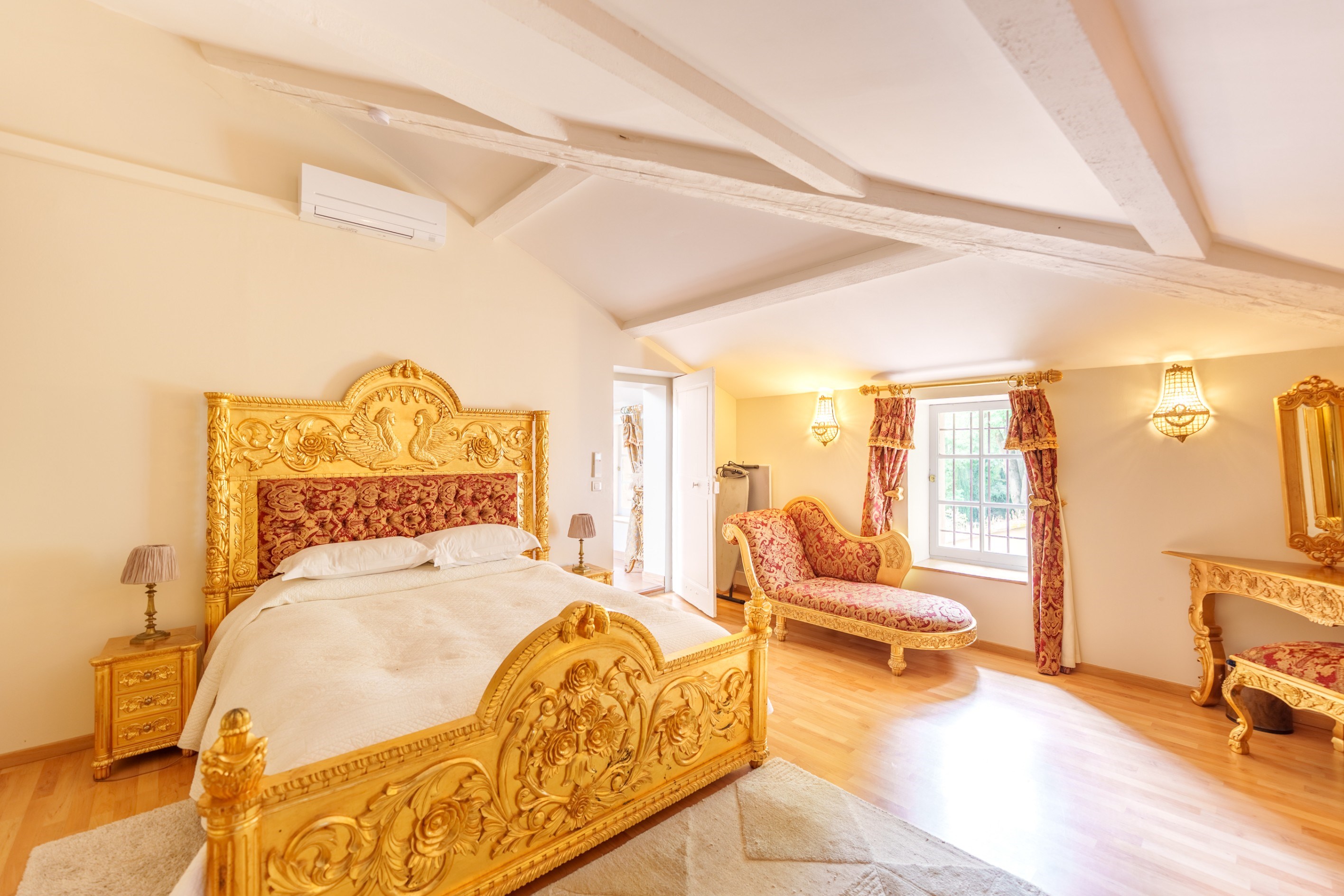  Wine Estate, Luxury Hospitality Business & Historic Château - 物件實景