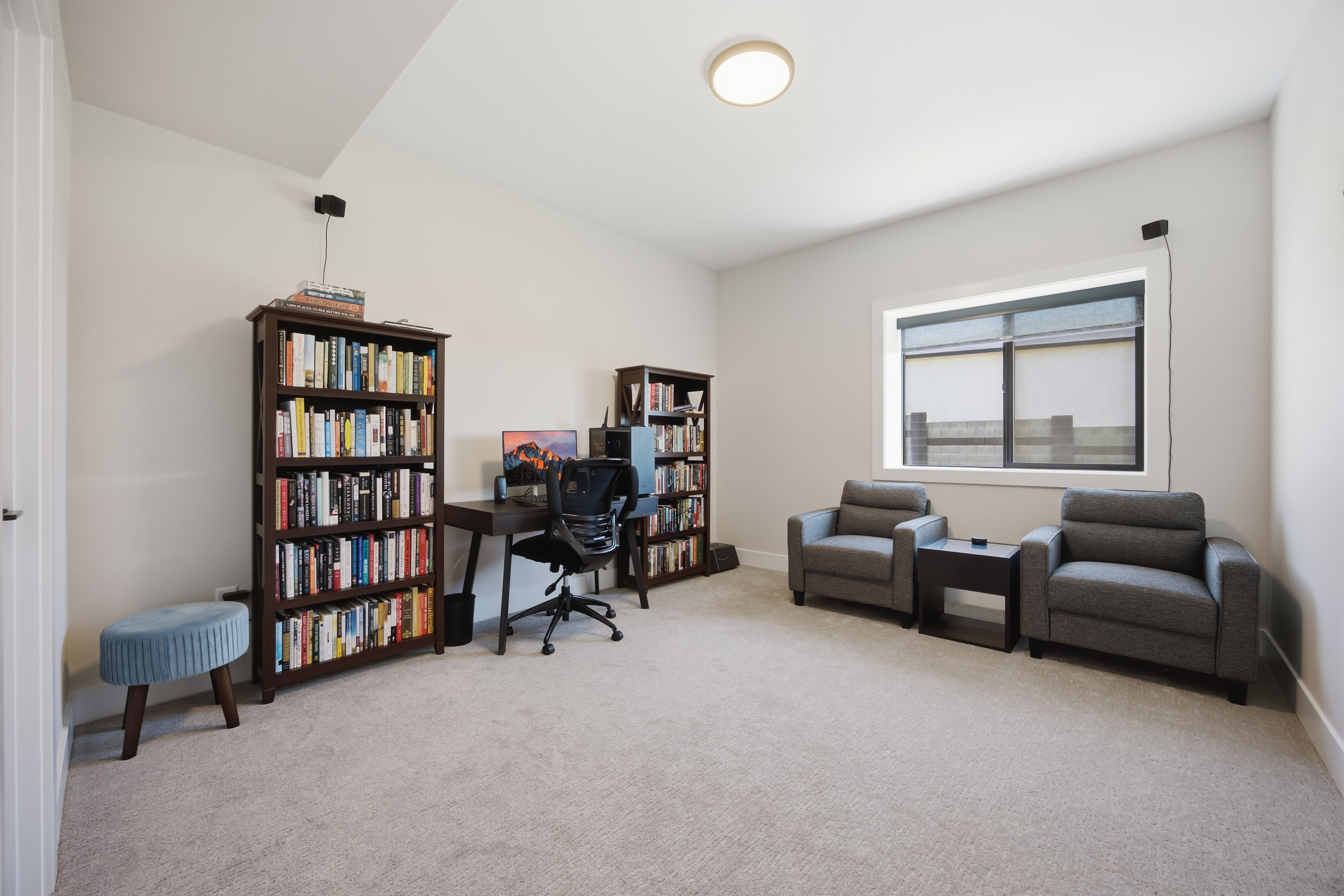  Discover This Stunning Resale Prodigy Homes Aria Basement Model - 物件實景