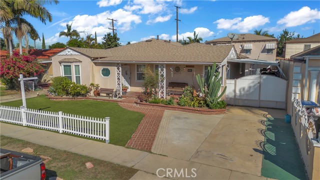 Huntington Park, California, 90255, United States, 4 Bedrooms Bedrooms, ,Residential,For Sale,1987109