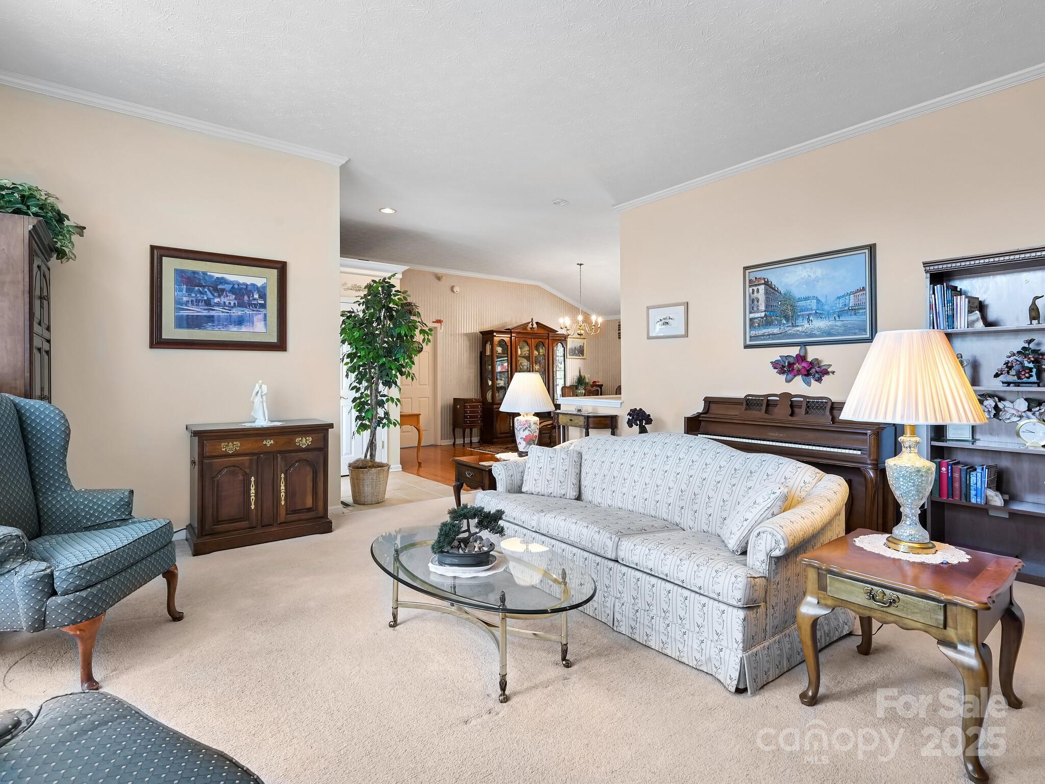 Hendersonville, North Carolina, 28739, United States, 3 Bedrooms Bedrooms, ,3 BathroomsBathrooms,Residential,For Sale,2005496