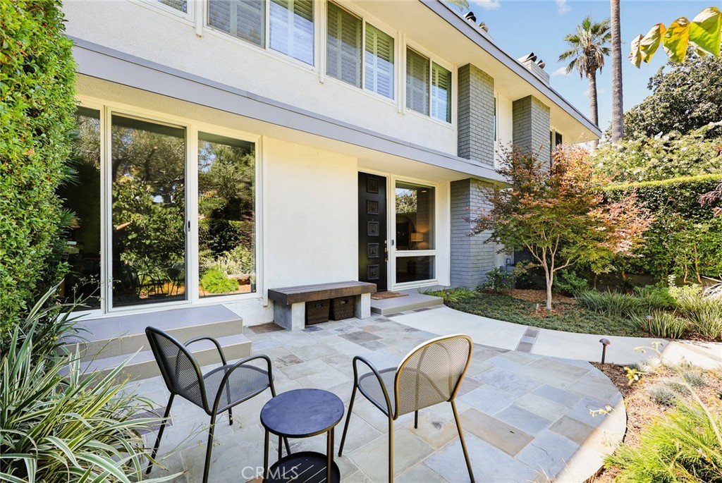 Pasadena, California, 91105, United States, 2 Bedrooms Bedrooms, ,1 BathroomBathrooms,Residential,For Sale,1941696