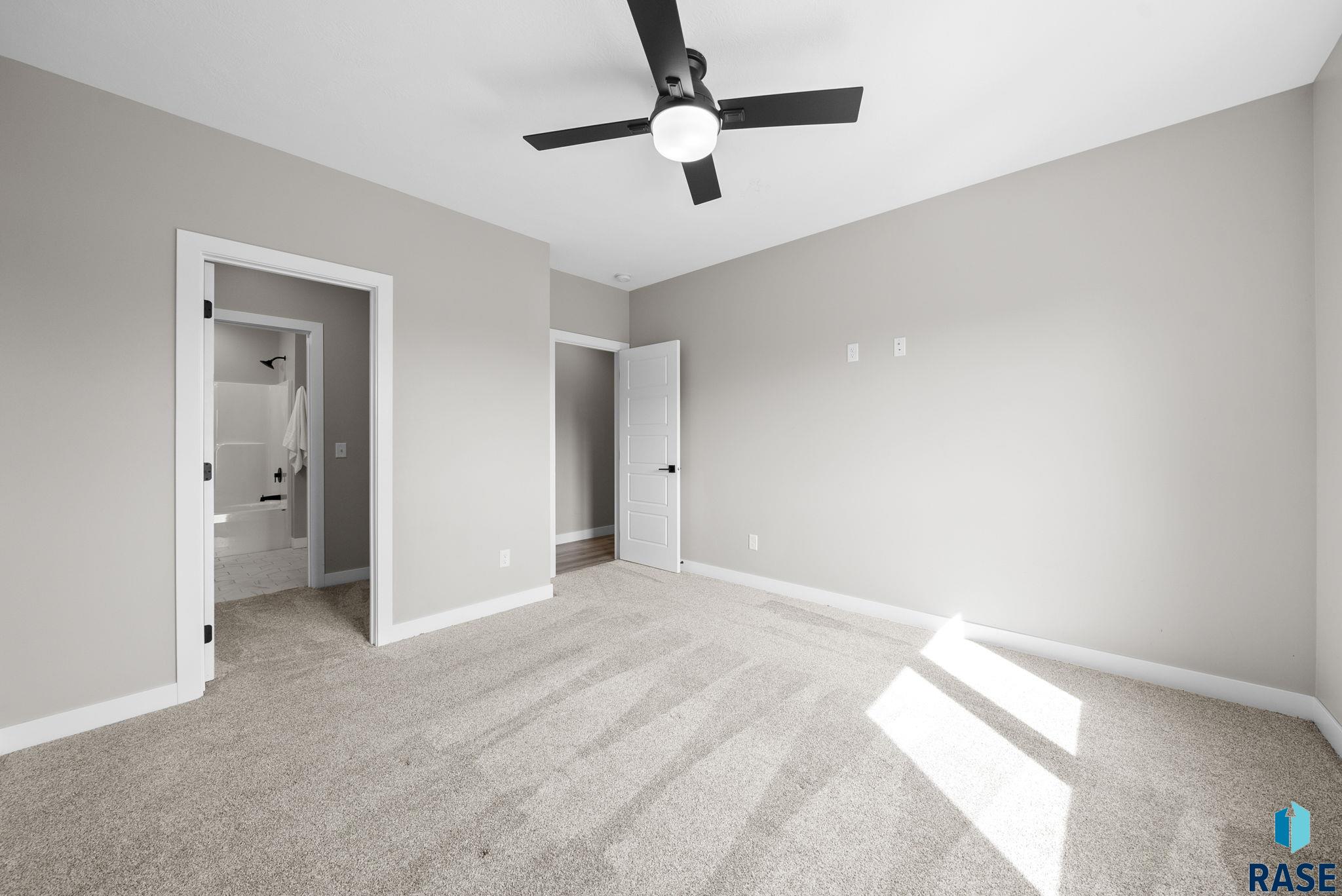 Sioux Falls, South Dakota, 57110, United States, 6 Bedrooms Bedrooms, ,4 BathroomsBathrooms,Residential,For Sale,1892157