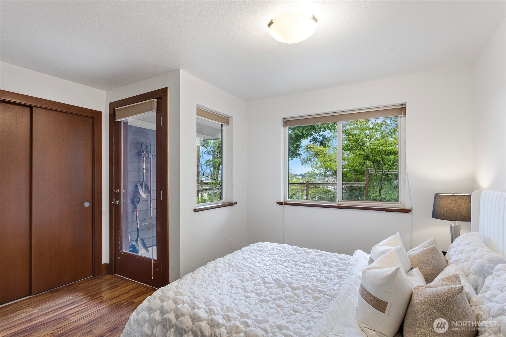 Seattle, Washington, 98109, United States, 3 Bedrooms Bedrooms, ,4 BathroomsBathrooms,Residential,For Sale,1976835